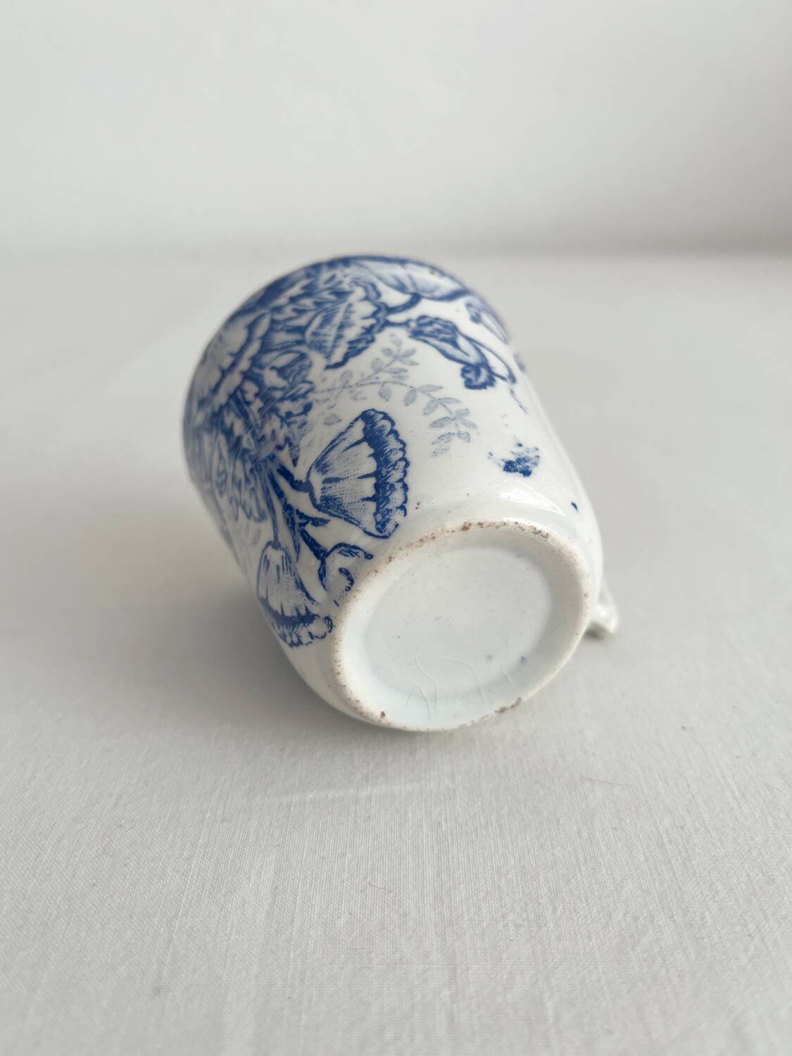 Saint Amand “Floral” old iron earth coffee cup