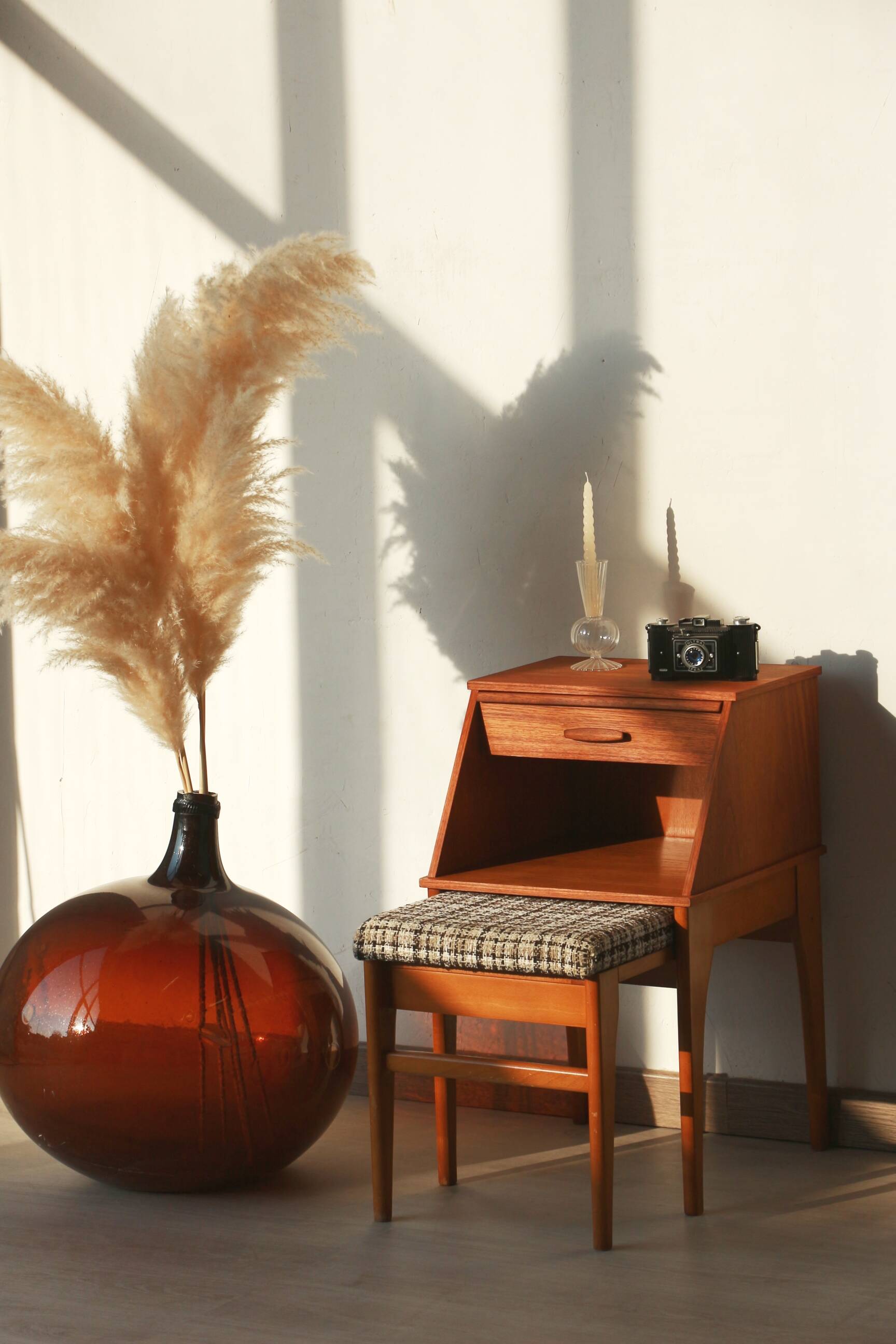 Vintage seat - old telephone cabinet - chippy seats