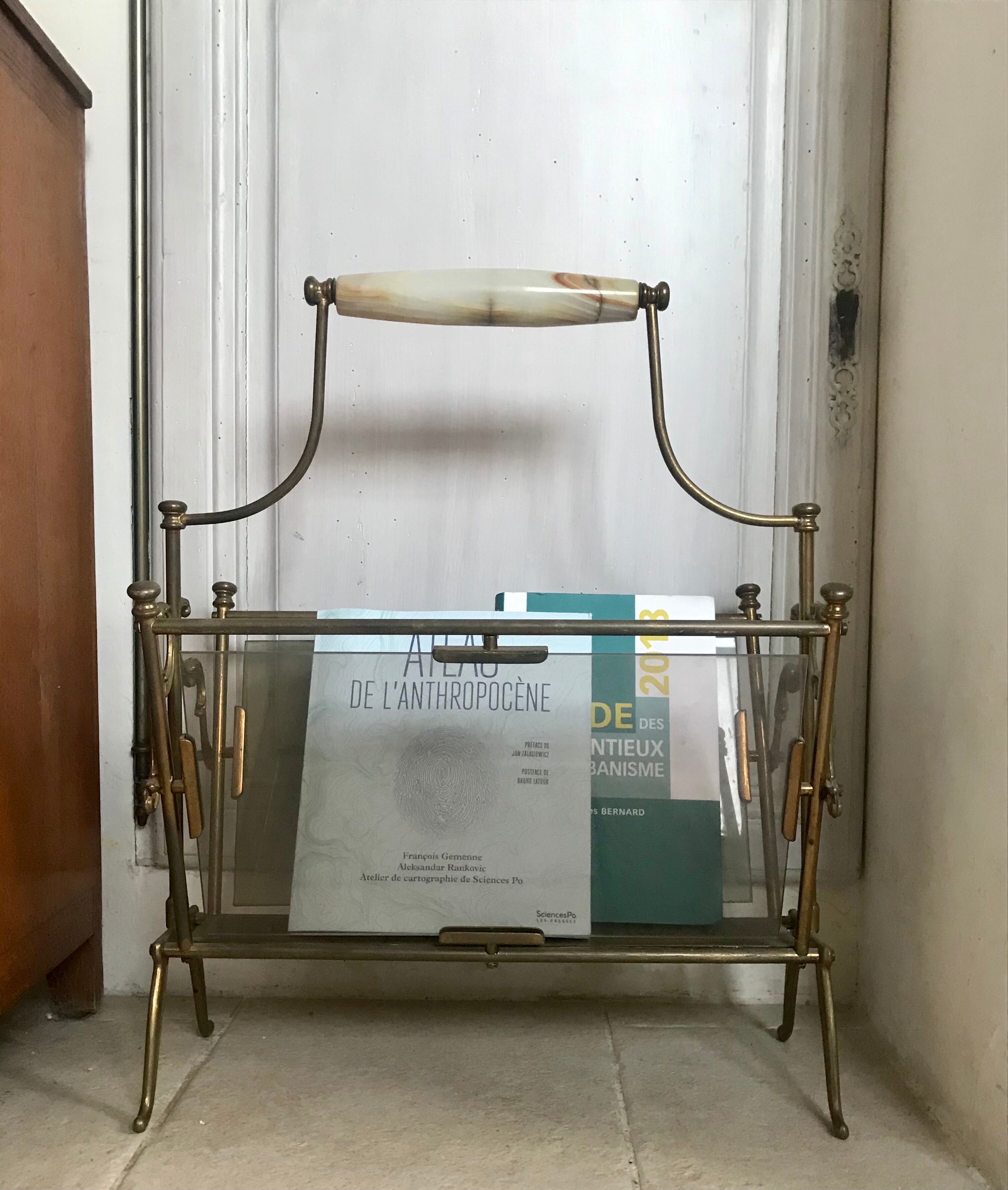 Onyx and laiton review gate 1960s