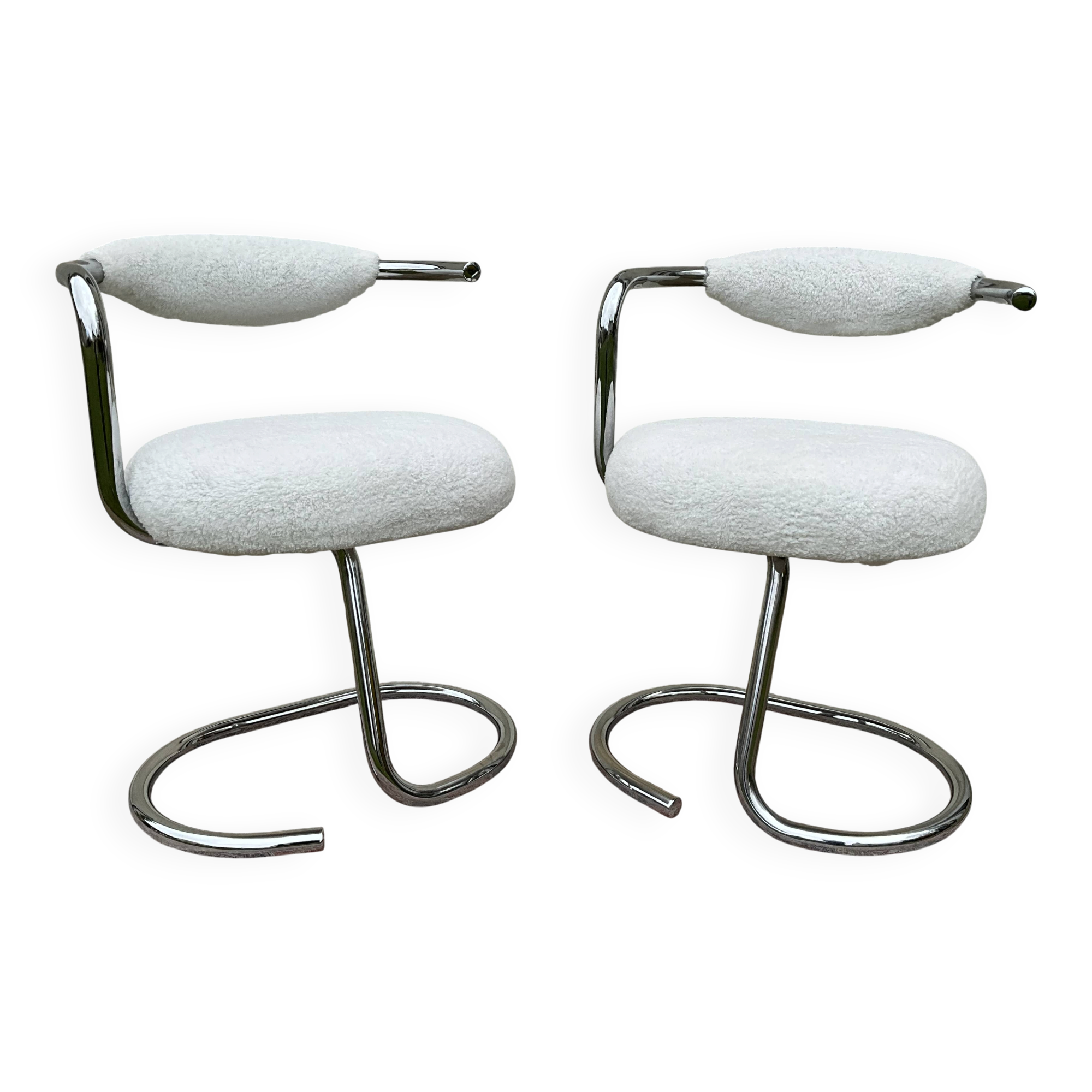 Pair of cobra chair by Giotto  Stoppino