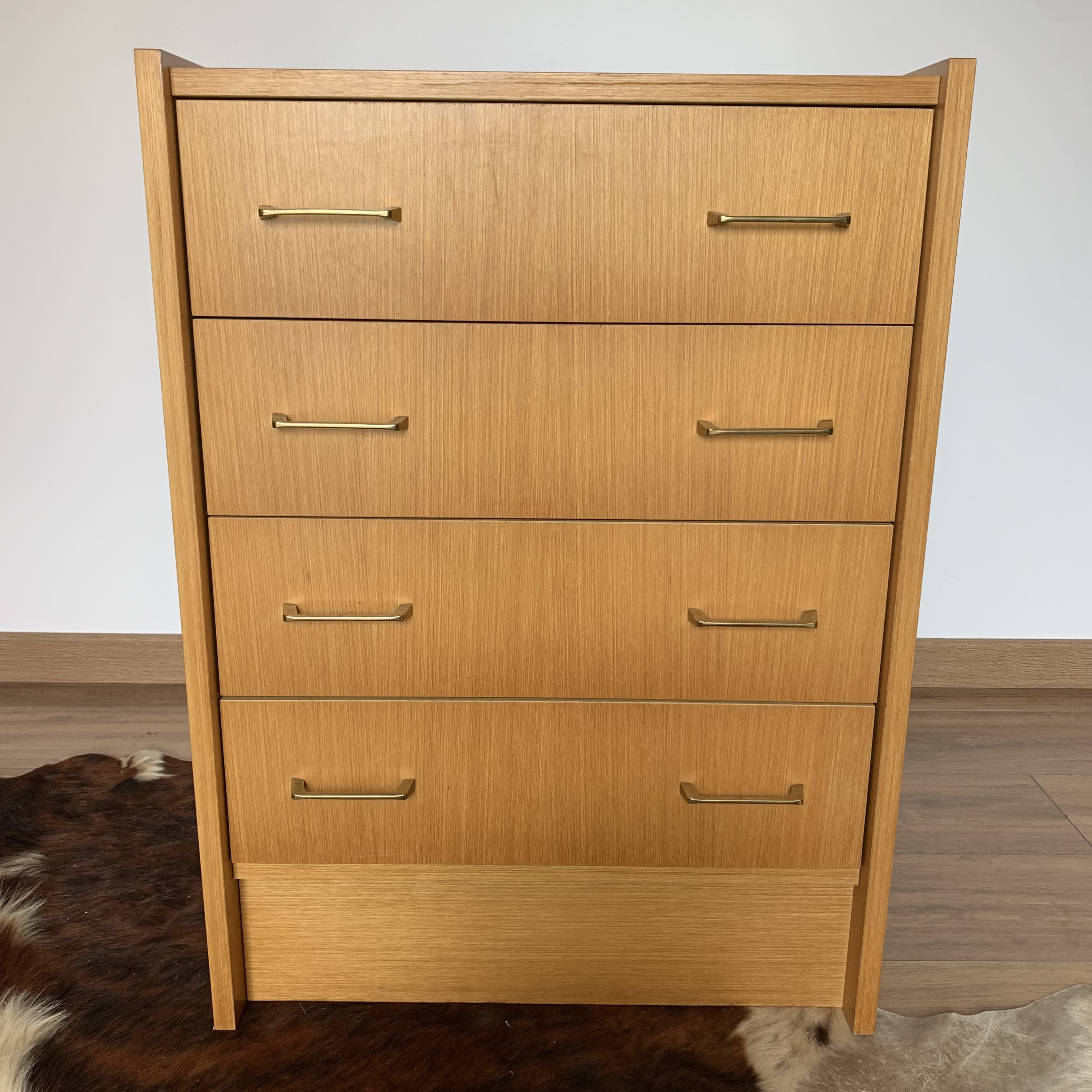 Commode vintage 4 tiroirs par Capelle