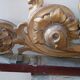 Fronton ancien en bois doré et sculpté du XIXe siècle