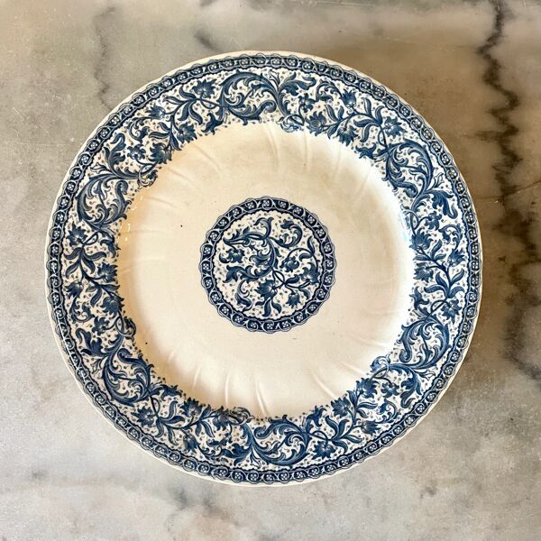 Lot de 8 assiettes en faïence de Gien modèle Rouen guirlandes et feuillages bleu