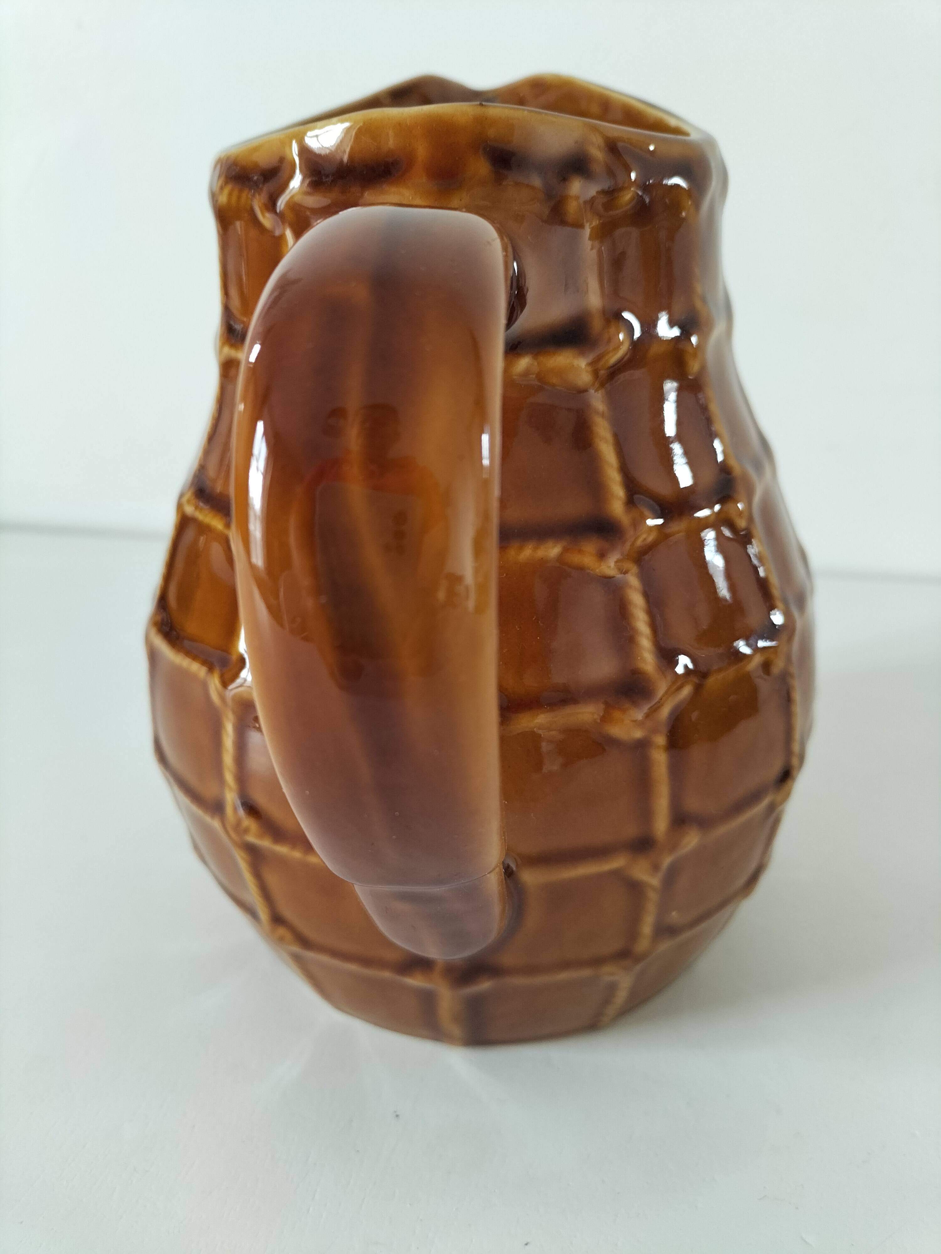 Pichet Saint-Clément no. 7507 in caramel earthenware – Relief wickerwork decoration