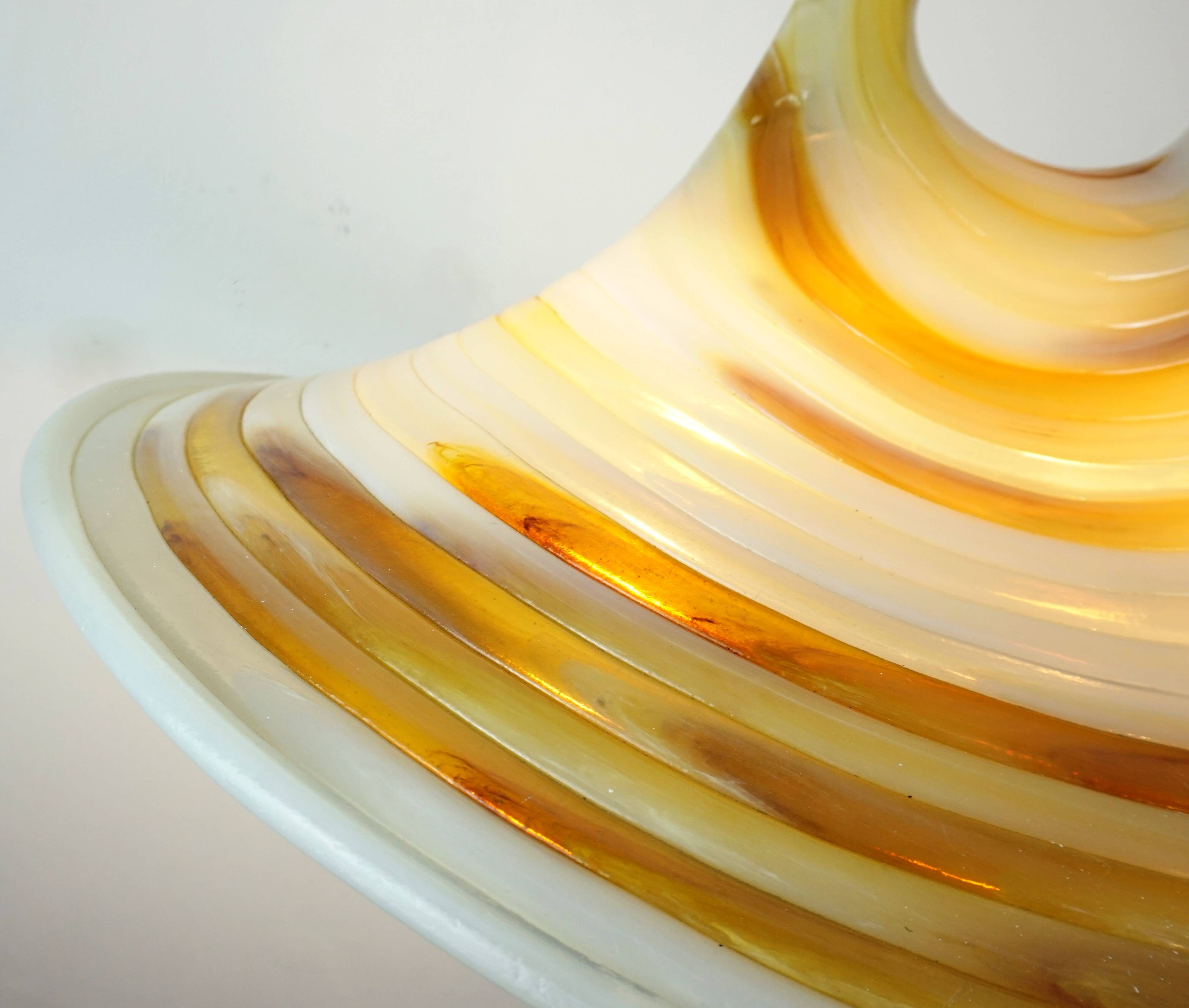 Grande lampe suspendue cosack en acrylique et laiton des années 1970 style spatial