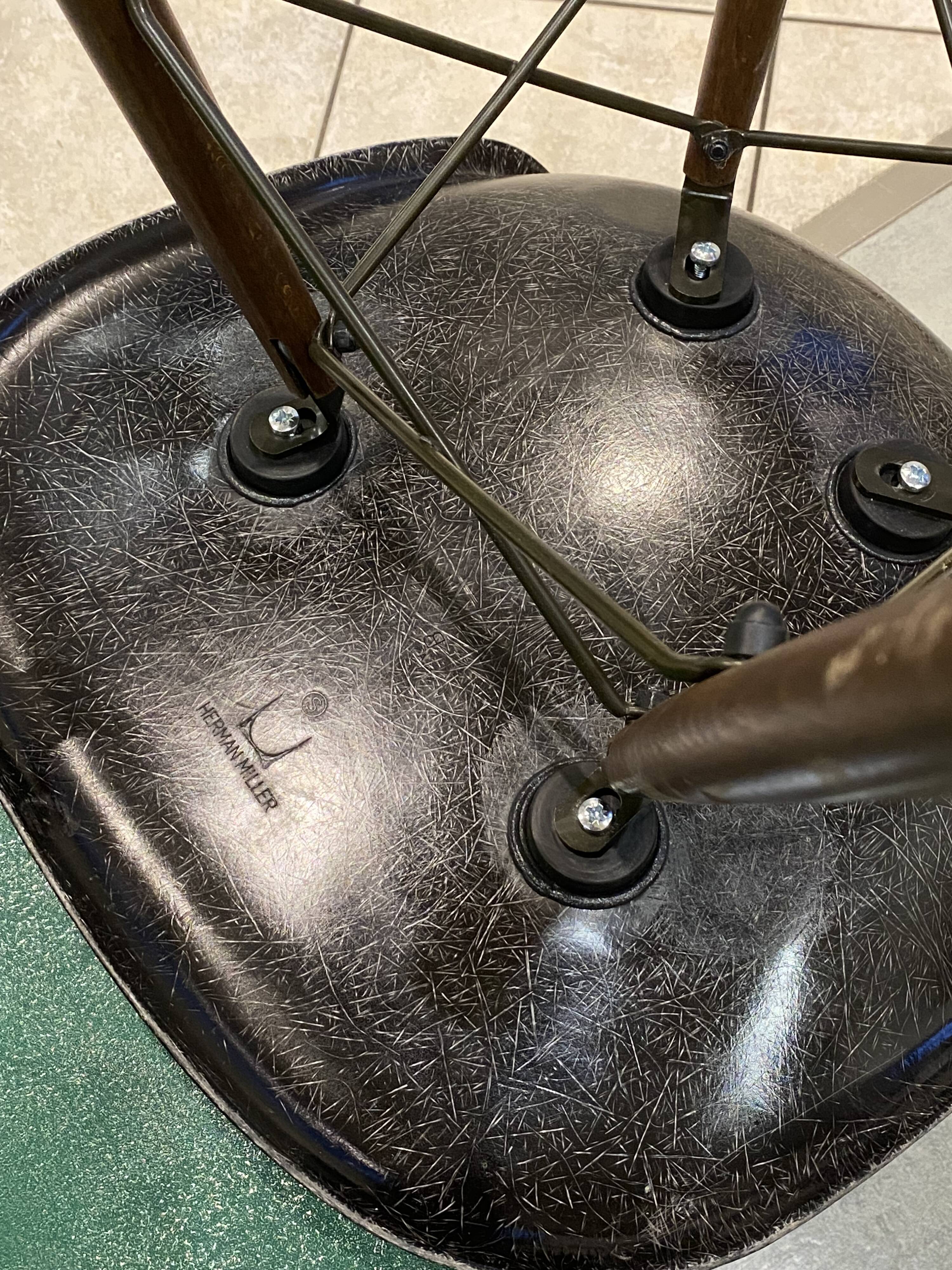 DSW chair black fibre black dowel walnut Eames Herman Miller vintage 1950