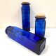 Trio de bocaux en verre bleu cobalt