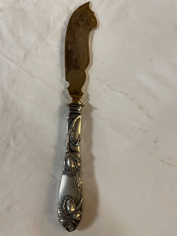 Couteau à tarte en argent