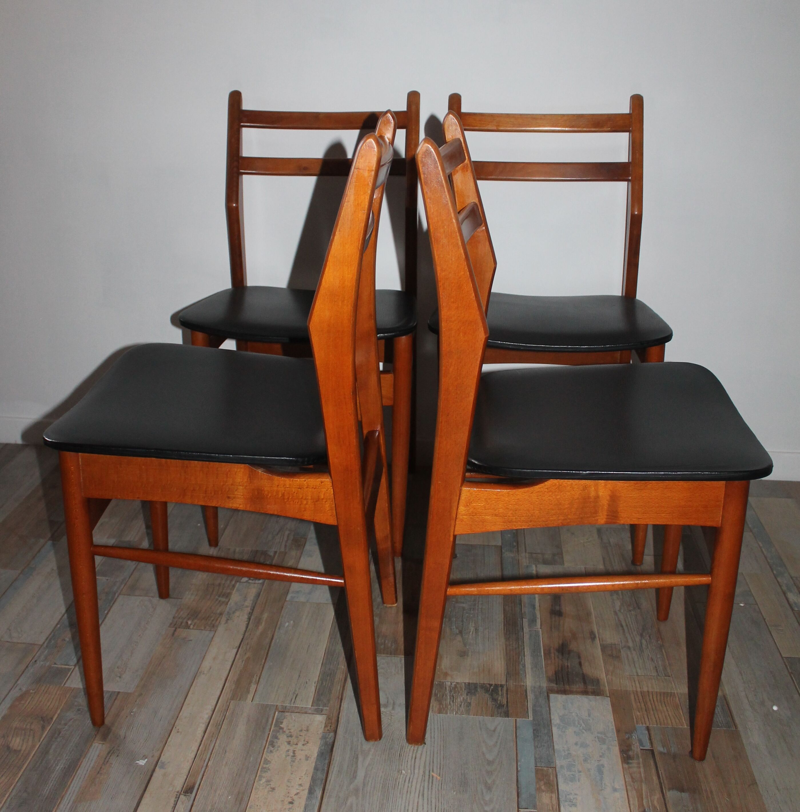 Lot 4 scandinavian chairs from the 60s