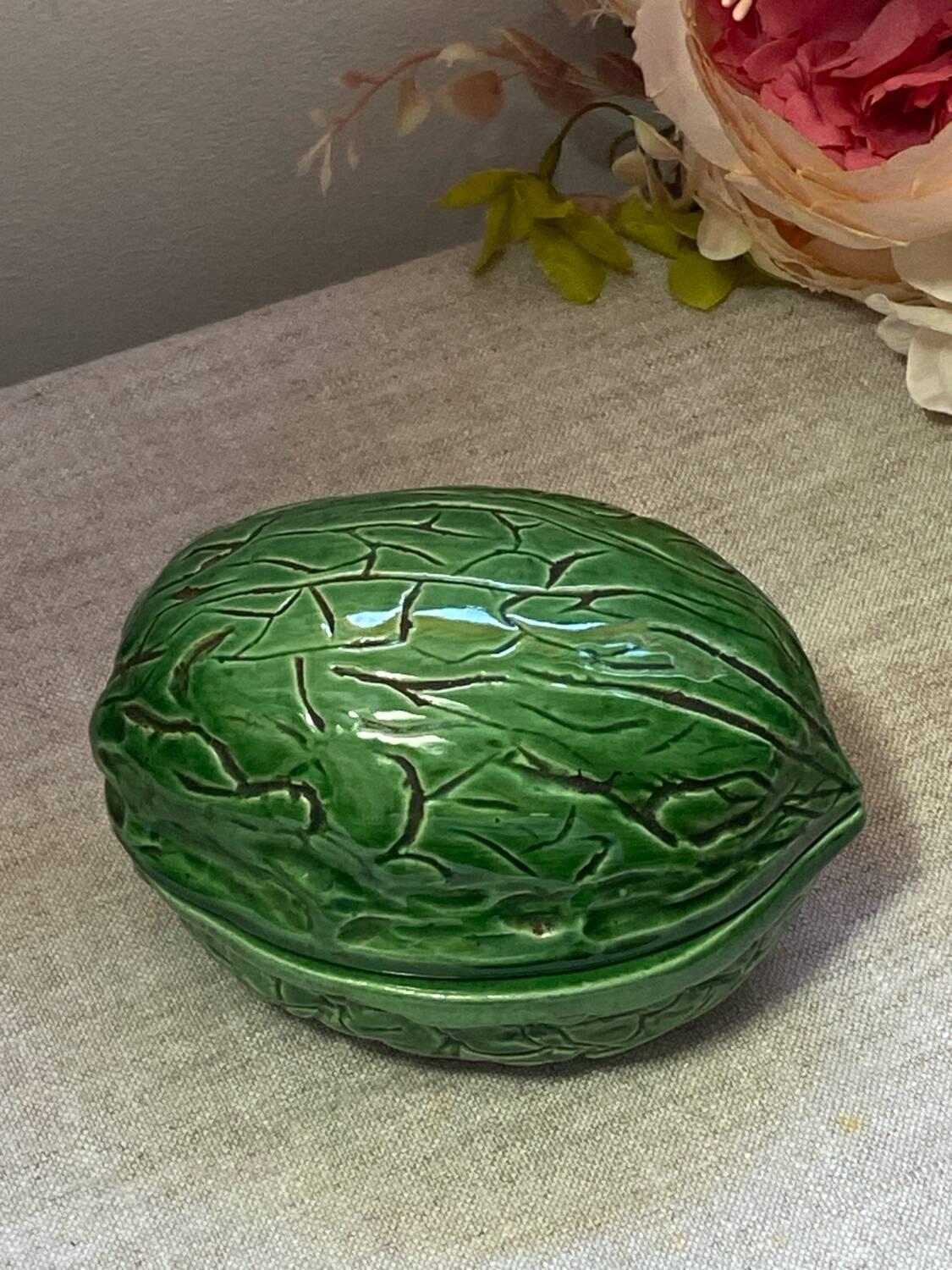 Ceramic nut-shaped candy box