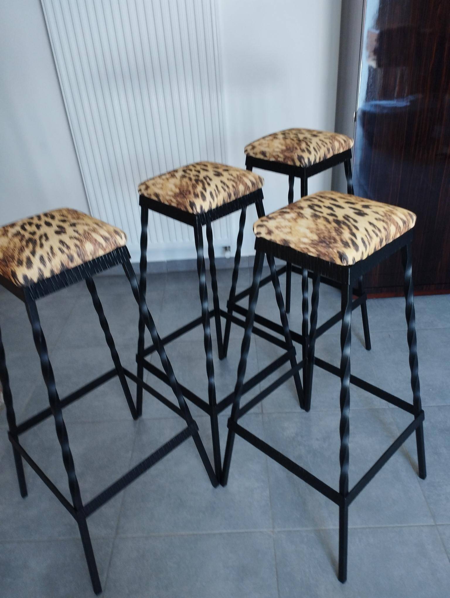 4 brutalist stools from the 1950s