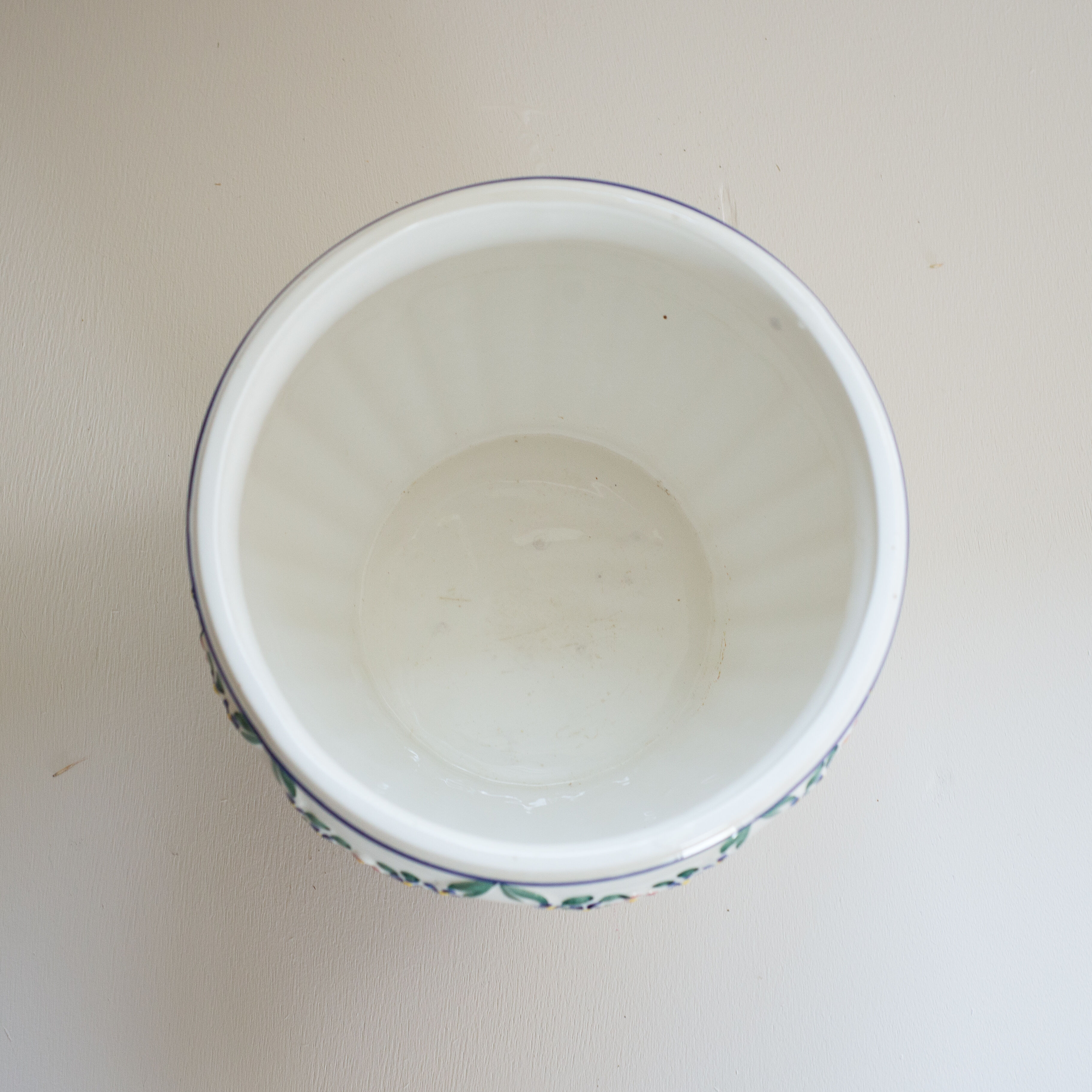 Pot paint cover by hand