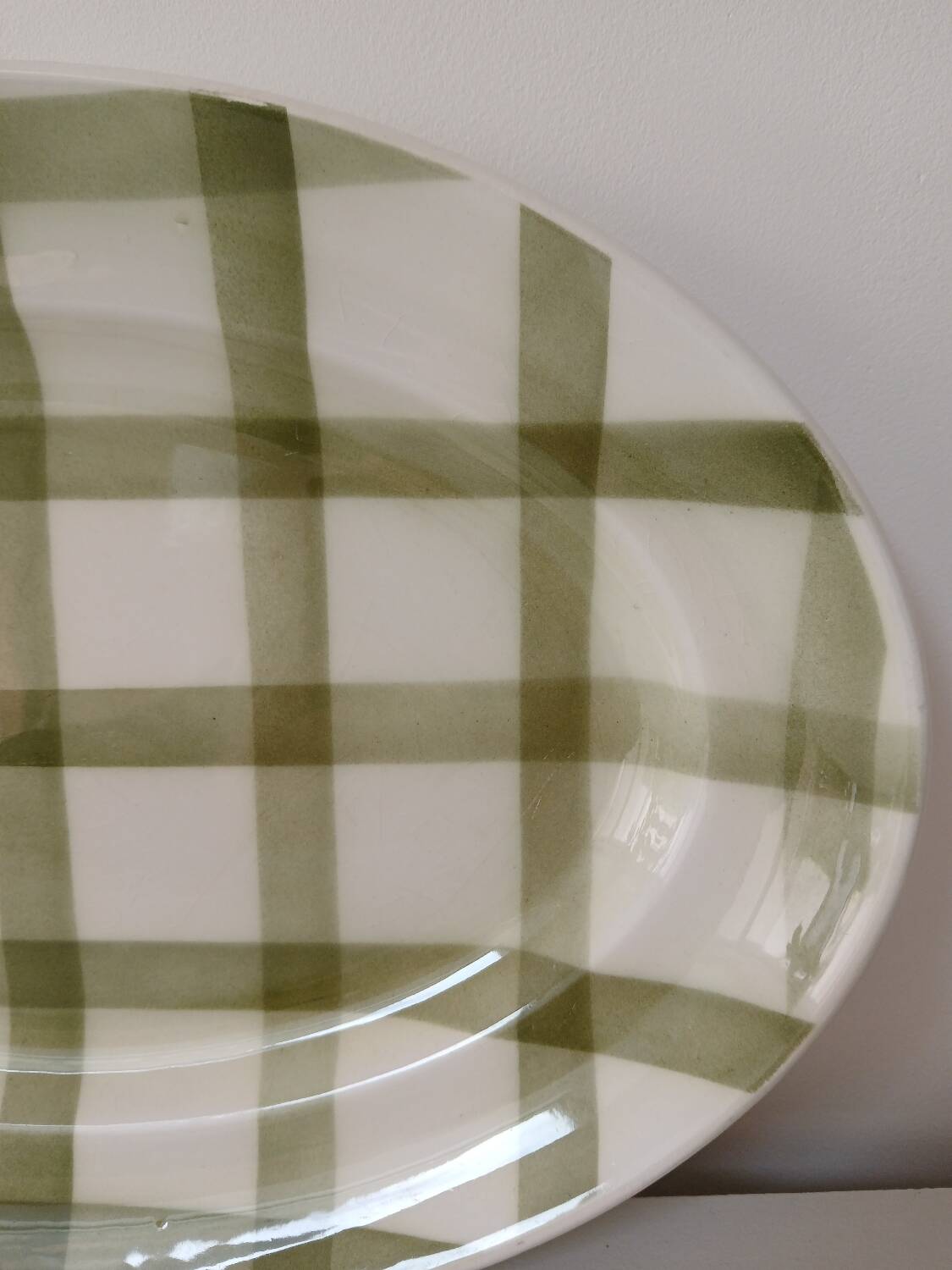 Moulin des Loups presentation dish tablecloth model