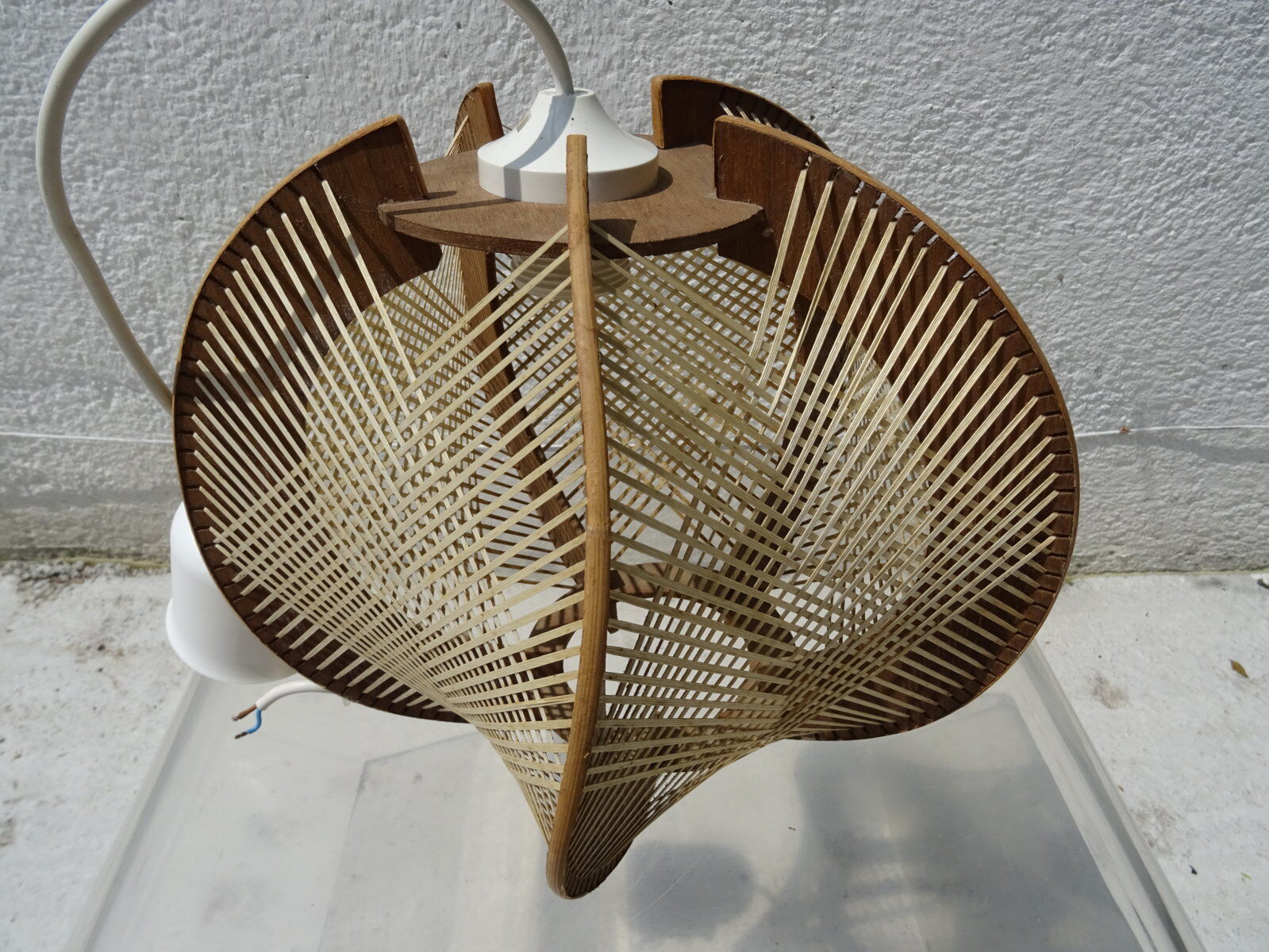 Scandinavian hanging lamp wire and wood