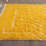 Ecru Moroccan rug with geometric patterns 250cm x 150cm