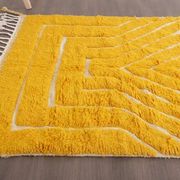 Ecru Moroccan rug with geometric patterns 250cm x 150cm