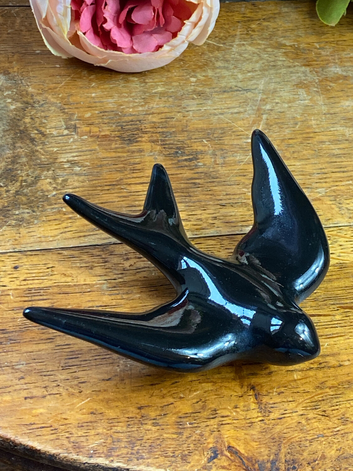 Ceramic swallow