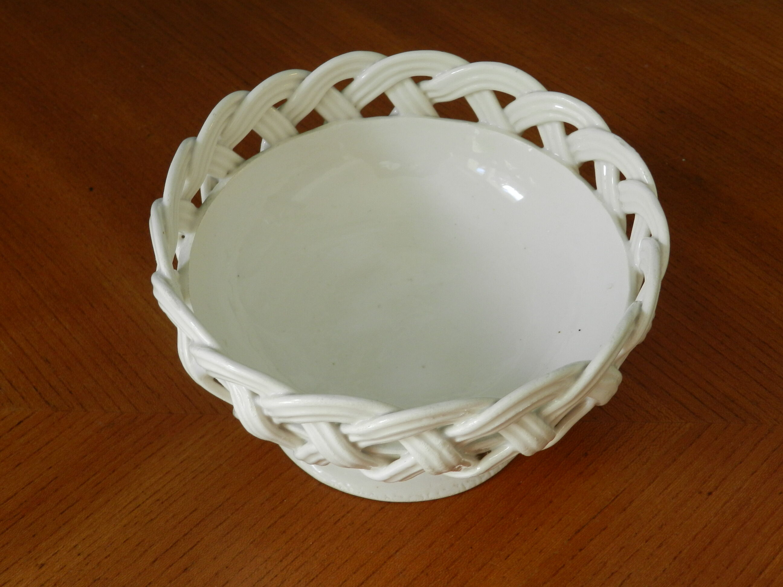 Plaited slip Cup