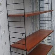 Vintage wall shelf in Teak veneer and black metal, Nisse Strinning, 60s