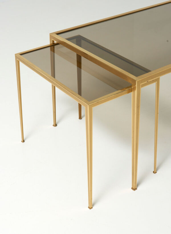 Ensemble de deux tables d’appoint avec un cadre en laiton - années 1960