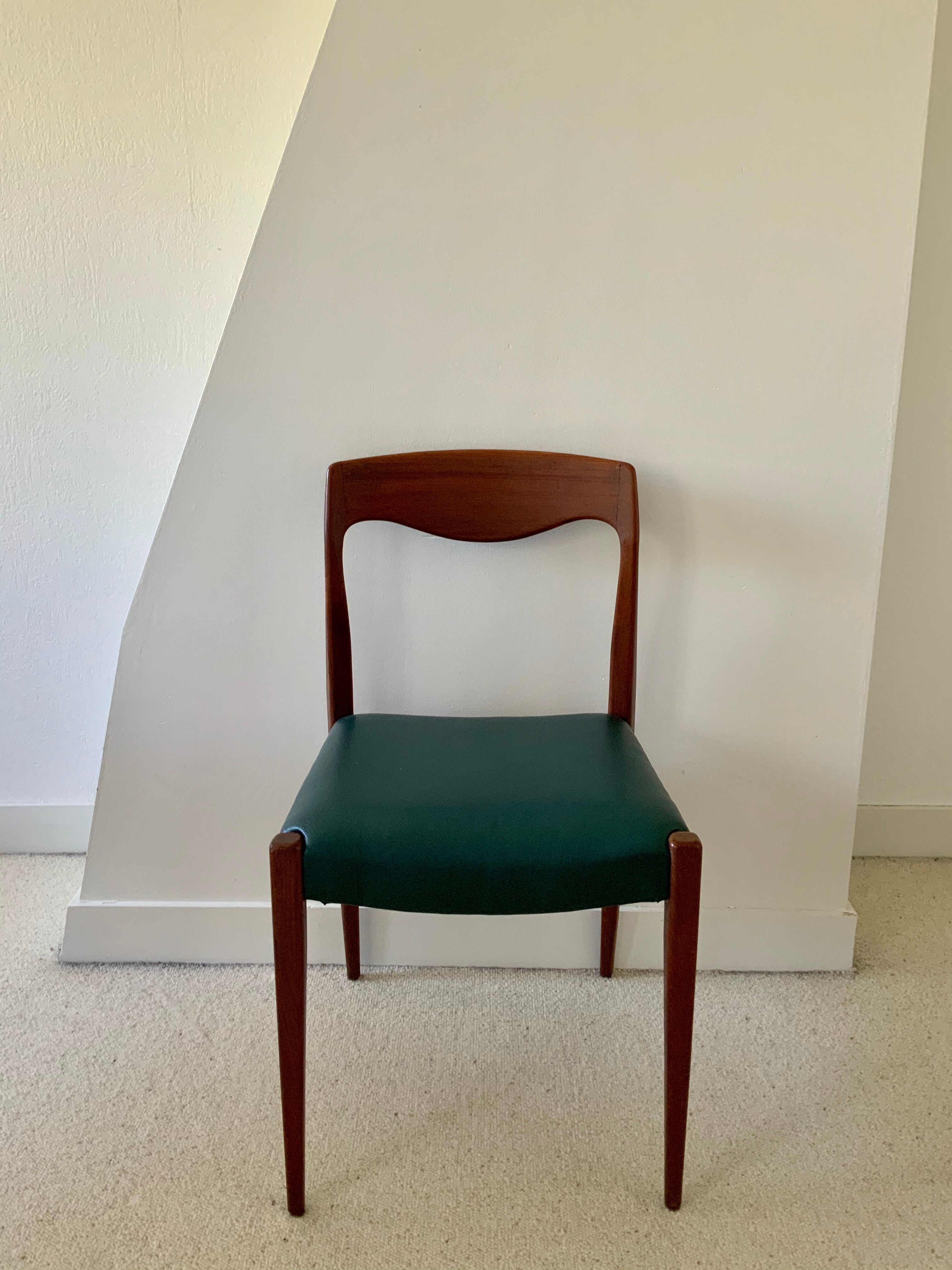 Niels Otto Møller chairs 71