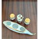 Ensemble de condiments vintage en forme de poisson