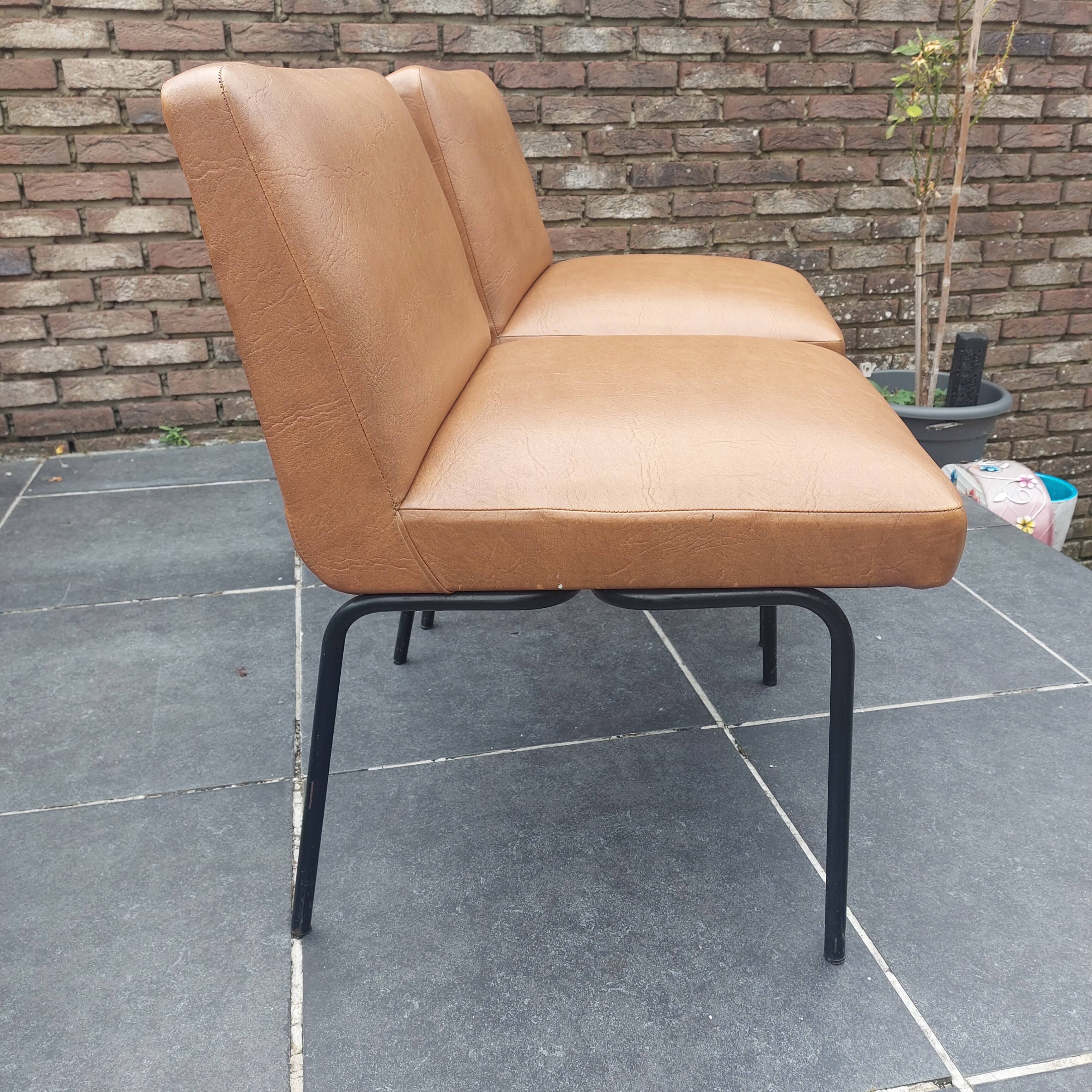 2 chauffeuse et 1 fauteuil de bureau
