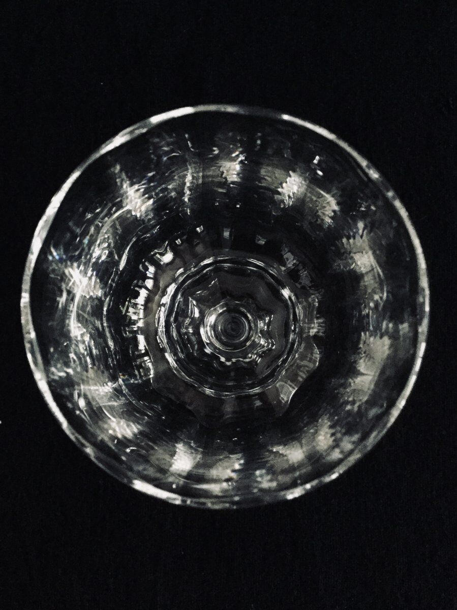 Set of 8 white wine glasses in Baccarat crystal model Capri