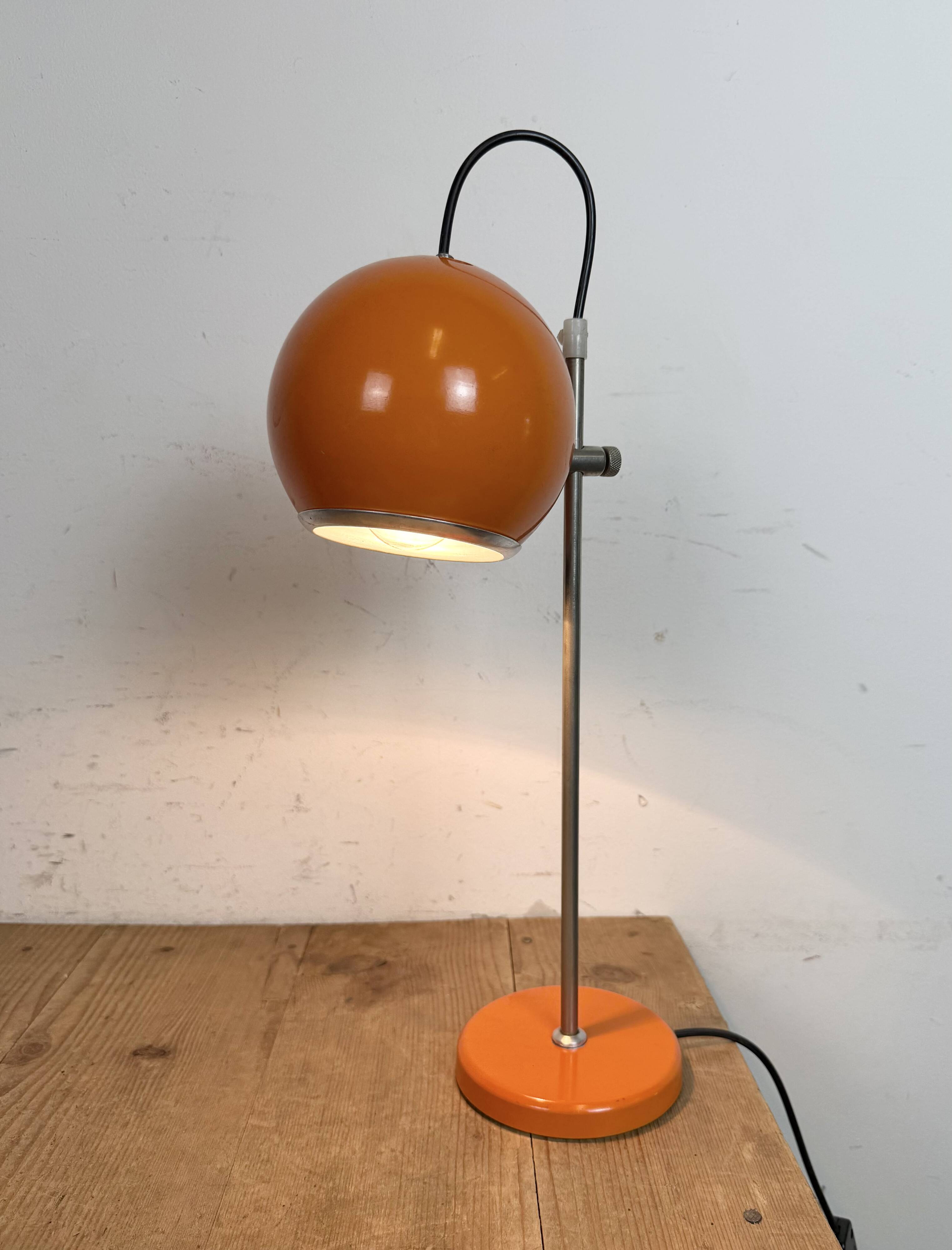 Lampe de table hongroise orange vintage d'Elektrofem, années 1970