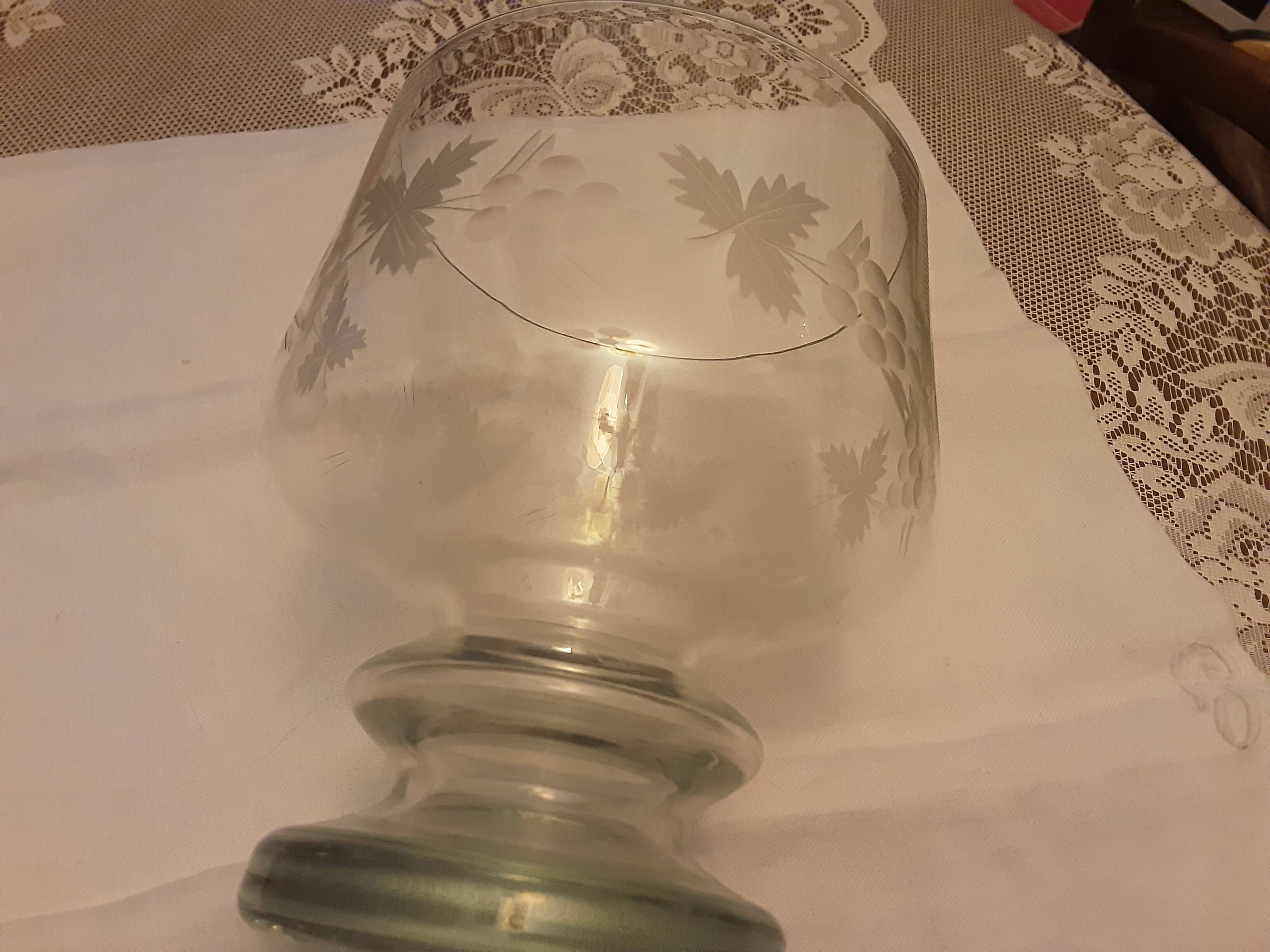 Large crystal glass size