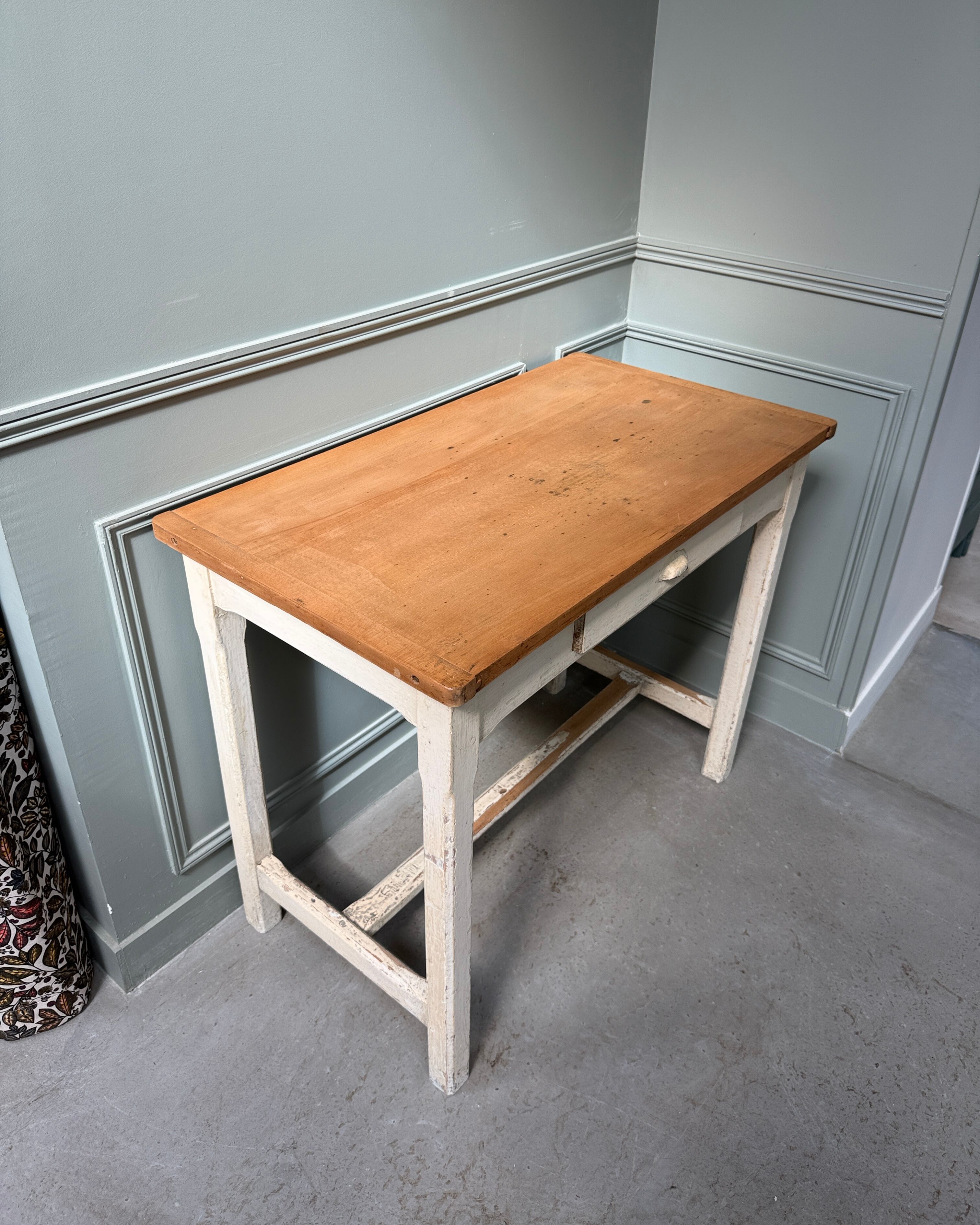 Small vintage kitchen table (renovated)