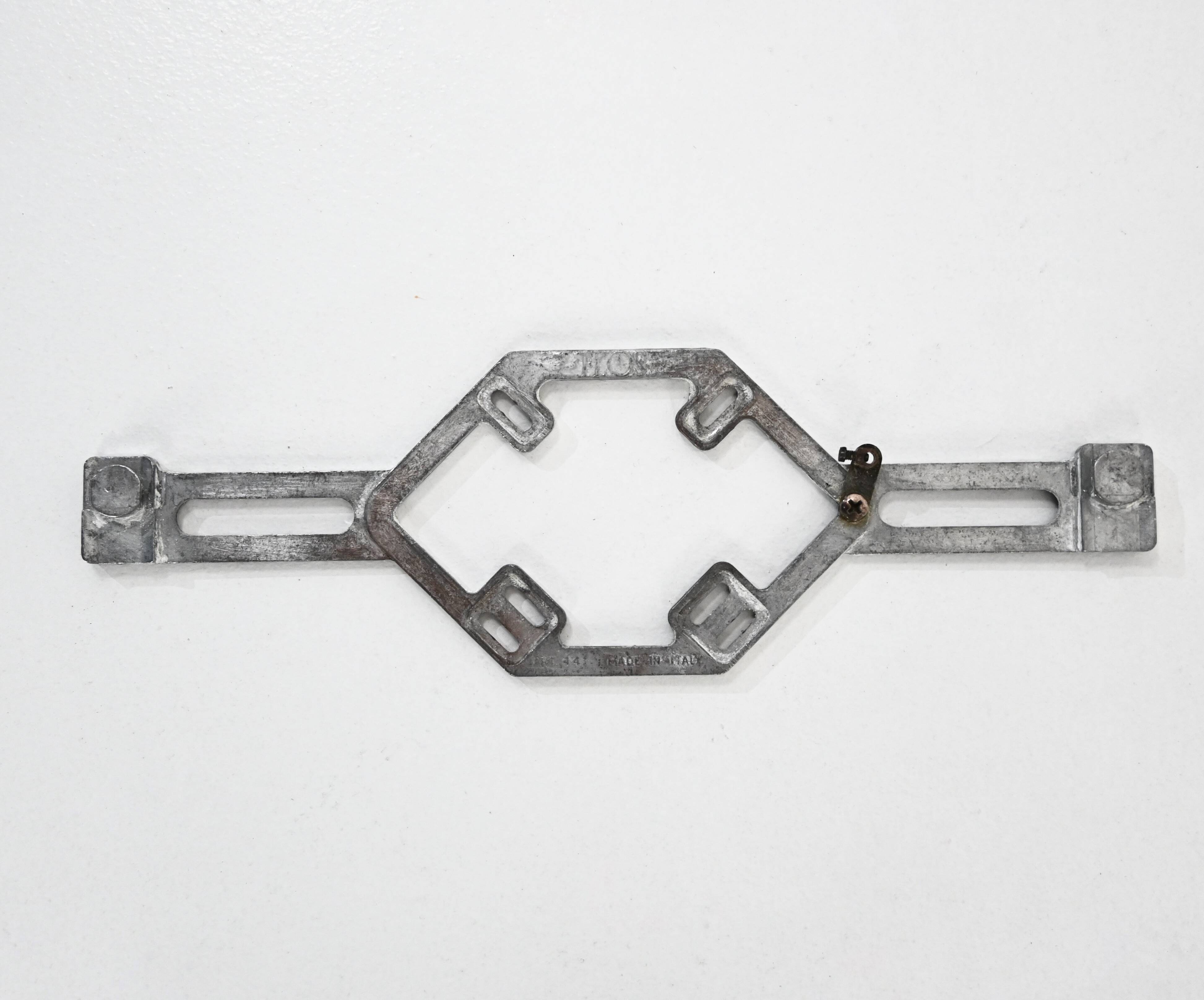 White "Foglio" wall light, by Tobia & Afra Scarpa for Flos, 1960s.