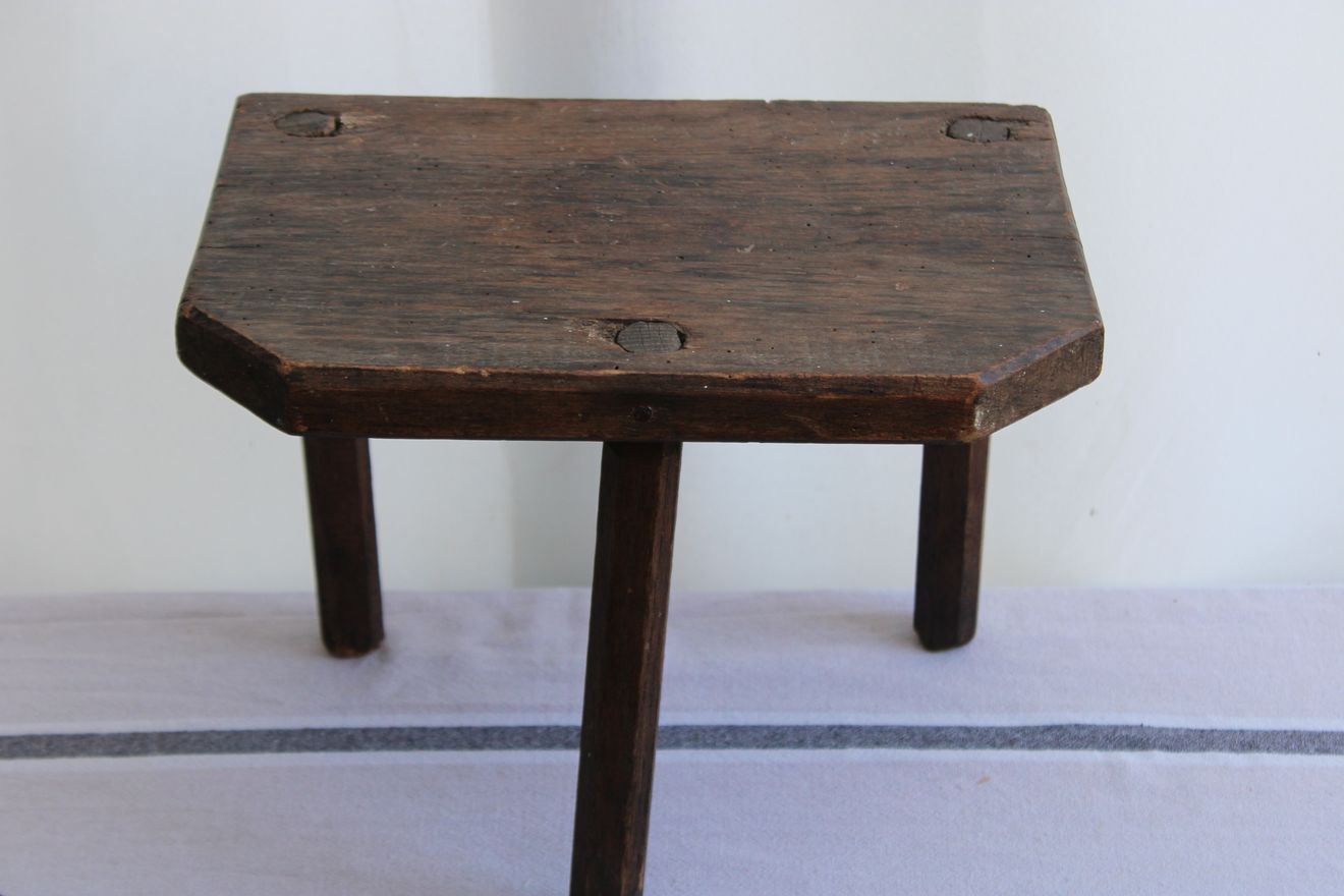 Tripod stool