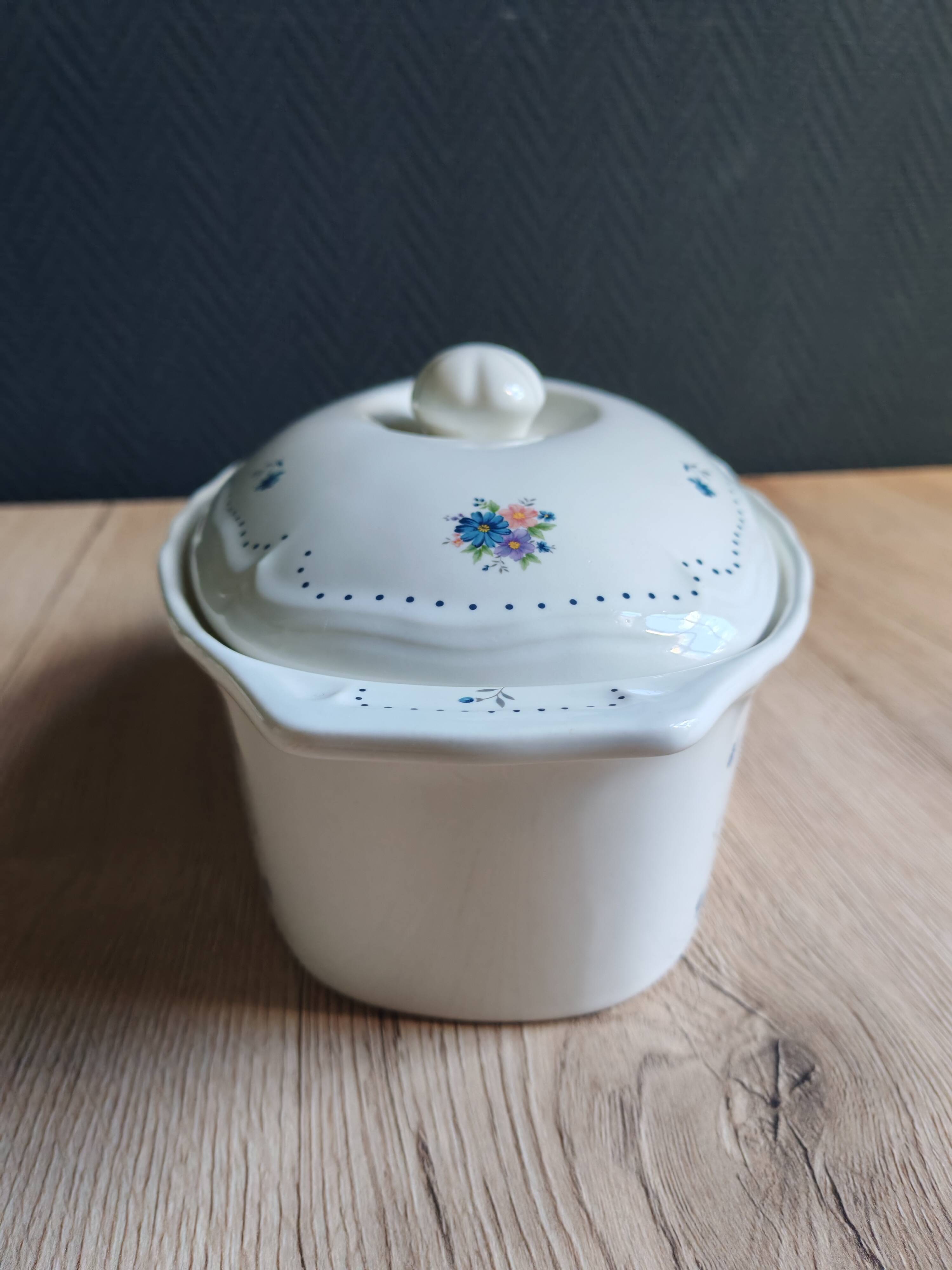 Oval floral stoneware terrine — Provincial Bouquet JMP Marketing Japan