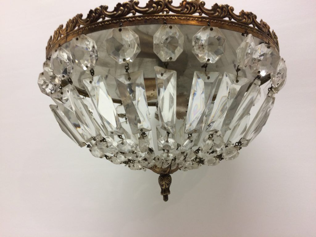 Chandelier pendants round glass ceiling