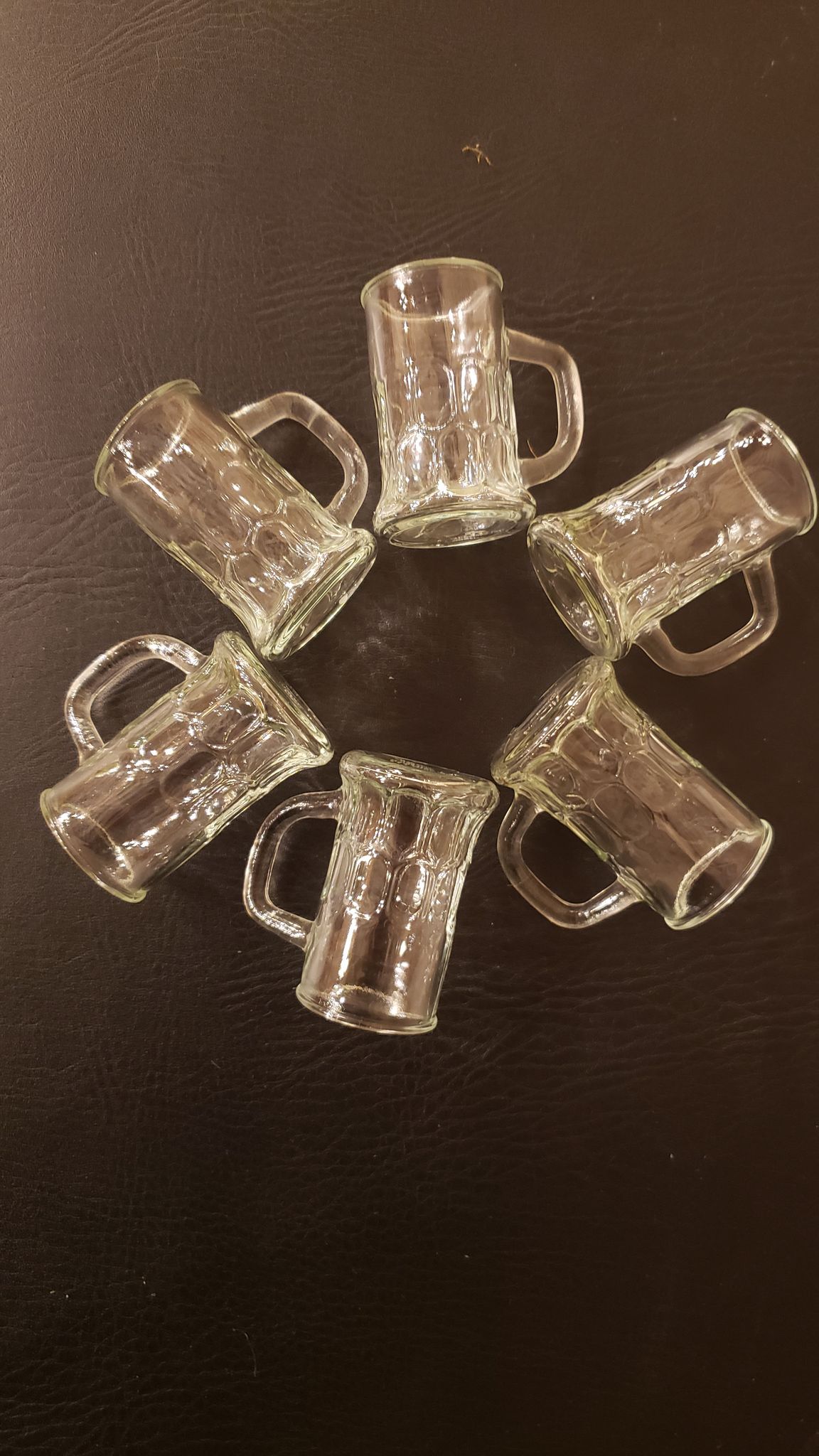 6 verres  à liqueur verre pressé moulé forme choppe