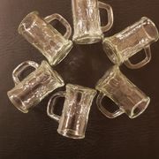 6 verres  à liqueur verre pressé moulé forme choppe