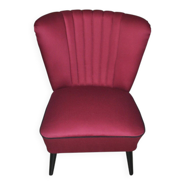 1950s cocktail chair in Bordeaux and black fabric and wood, Mid-Century style.