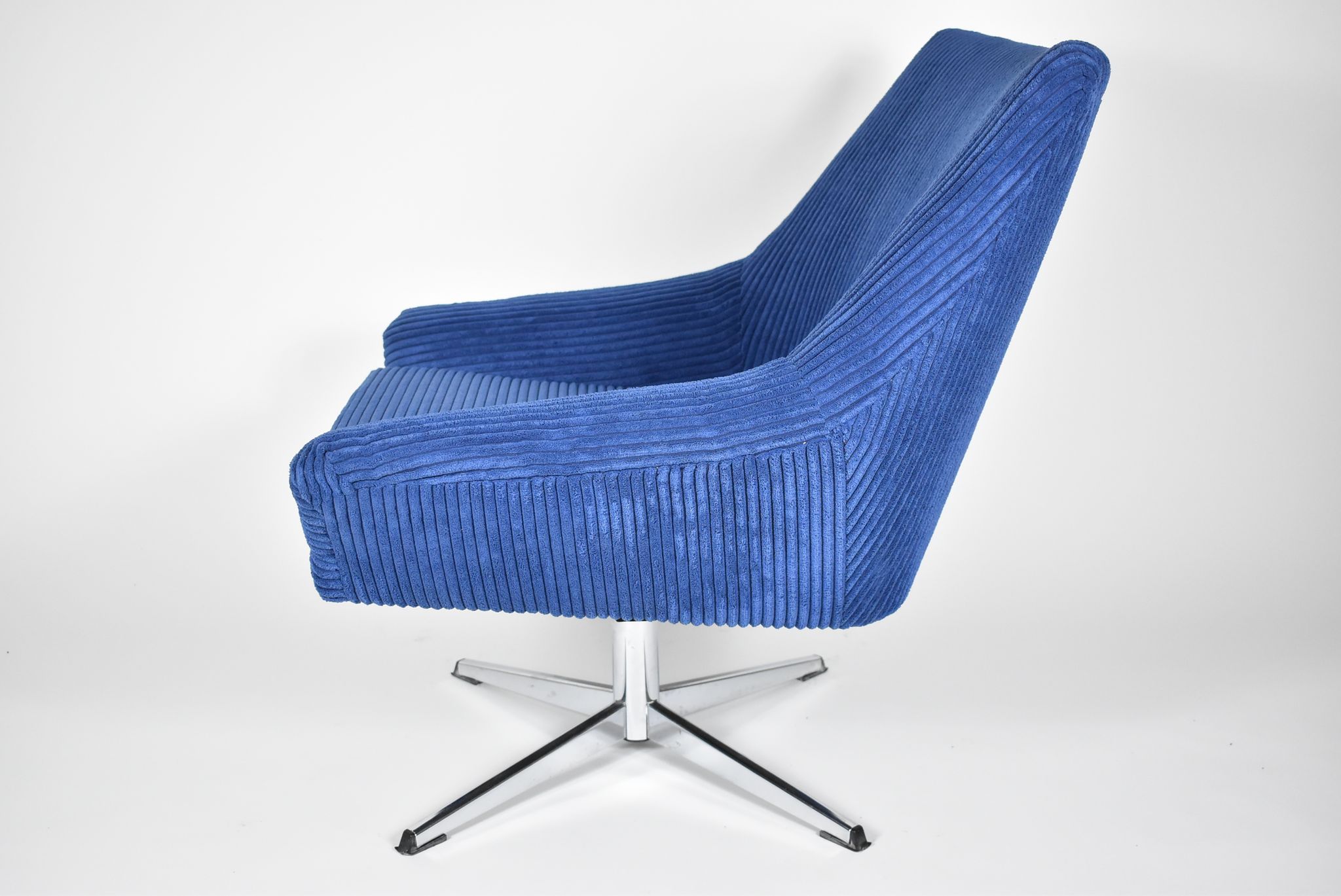 Vintage Cord armchair Shell, Deutsche Democratic Republic, DDR, 1960s, Blue