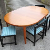 Danish teak extendable round table of the years 60