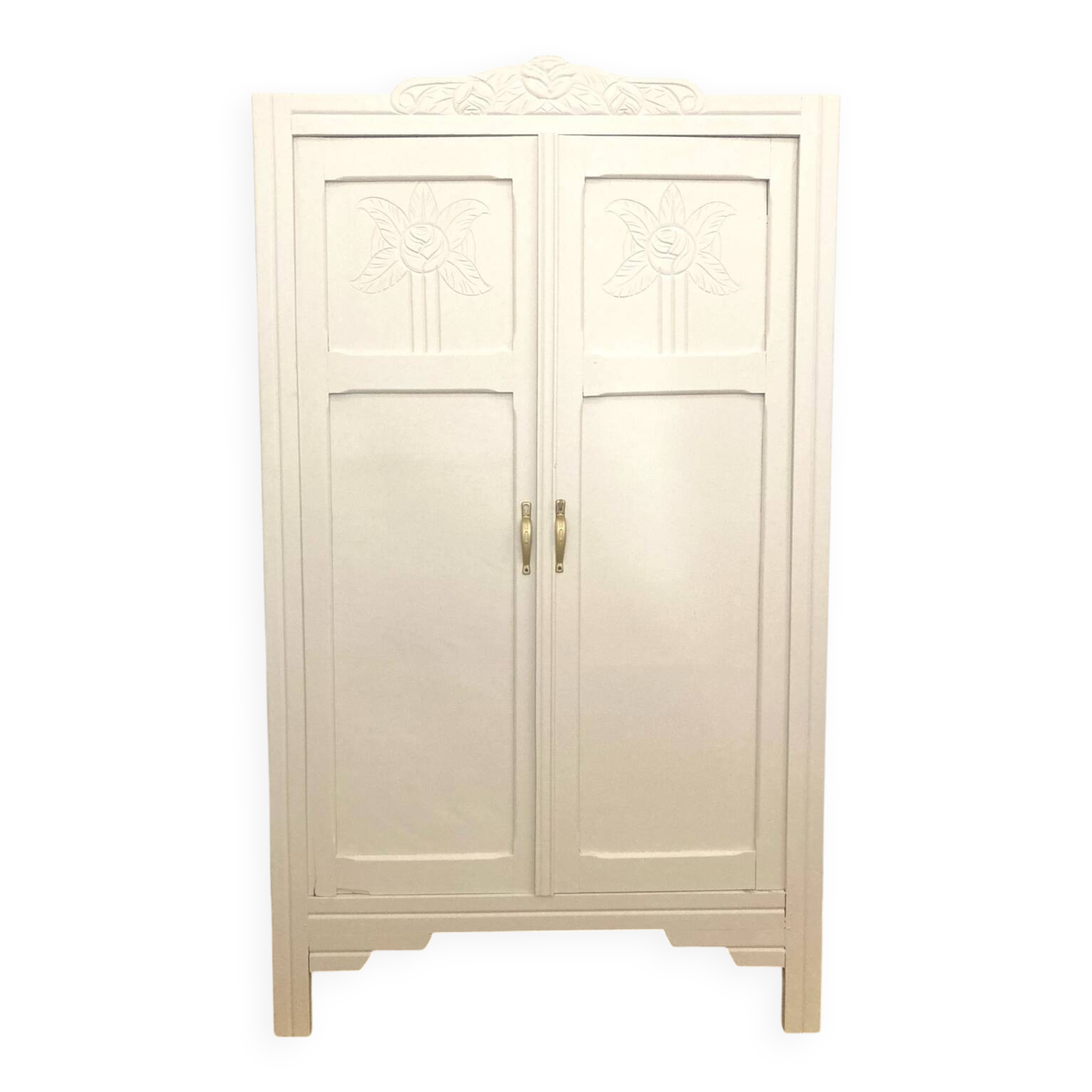 Parisian wardrobe + hanging rail