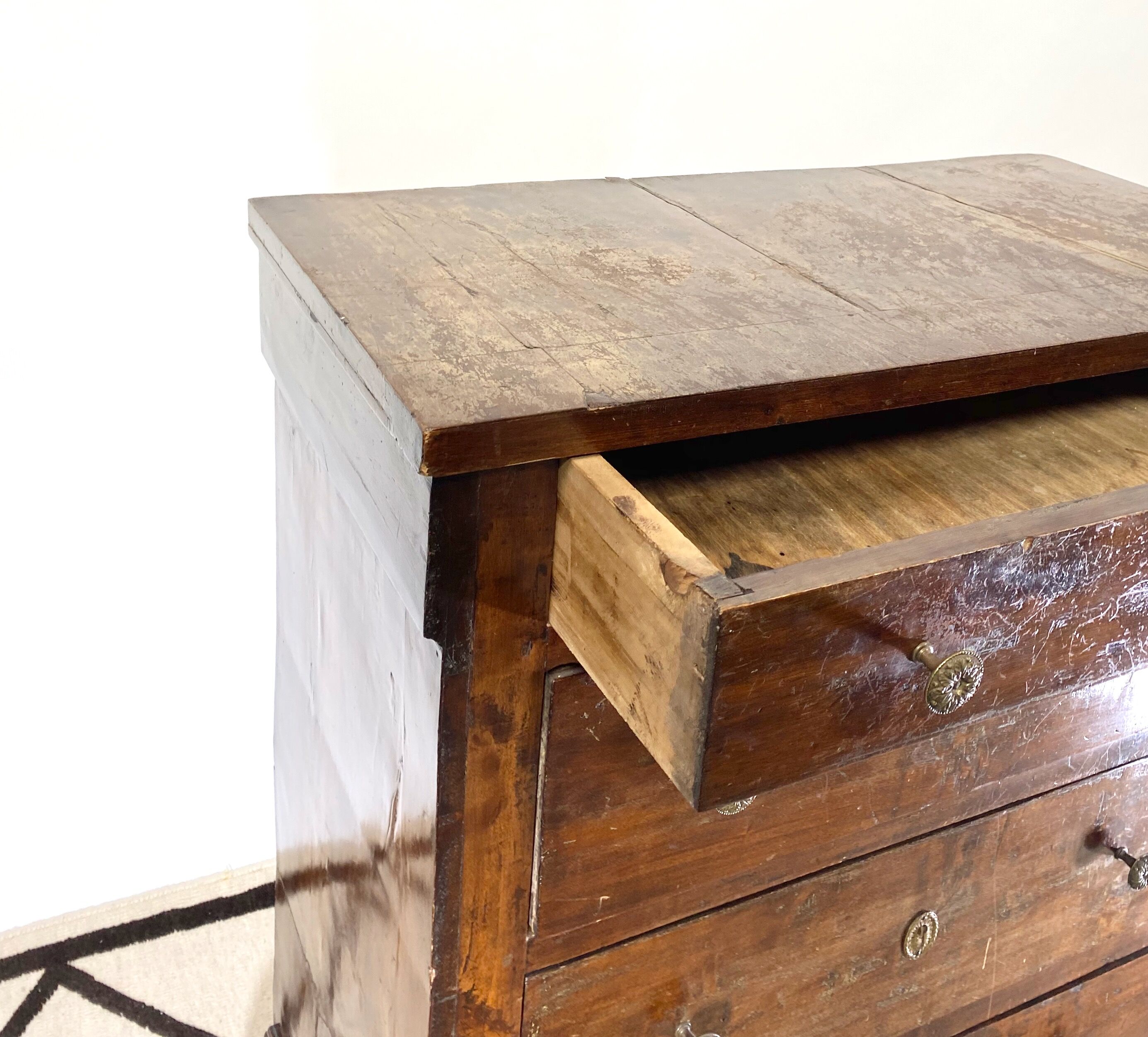 Commodity 4 drawers Northern Italy about 1840