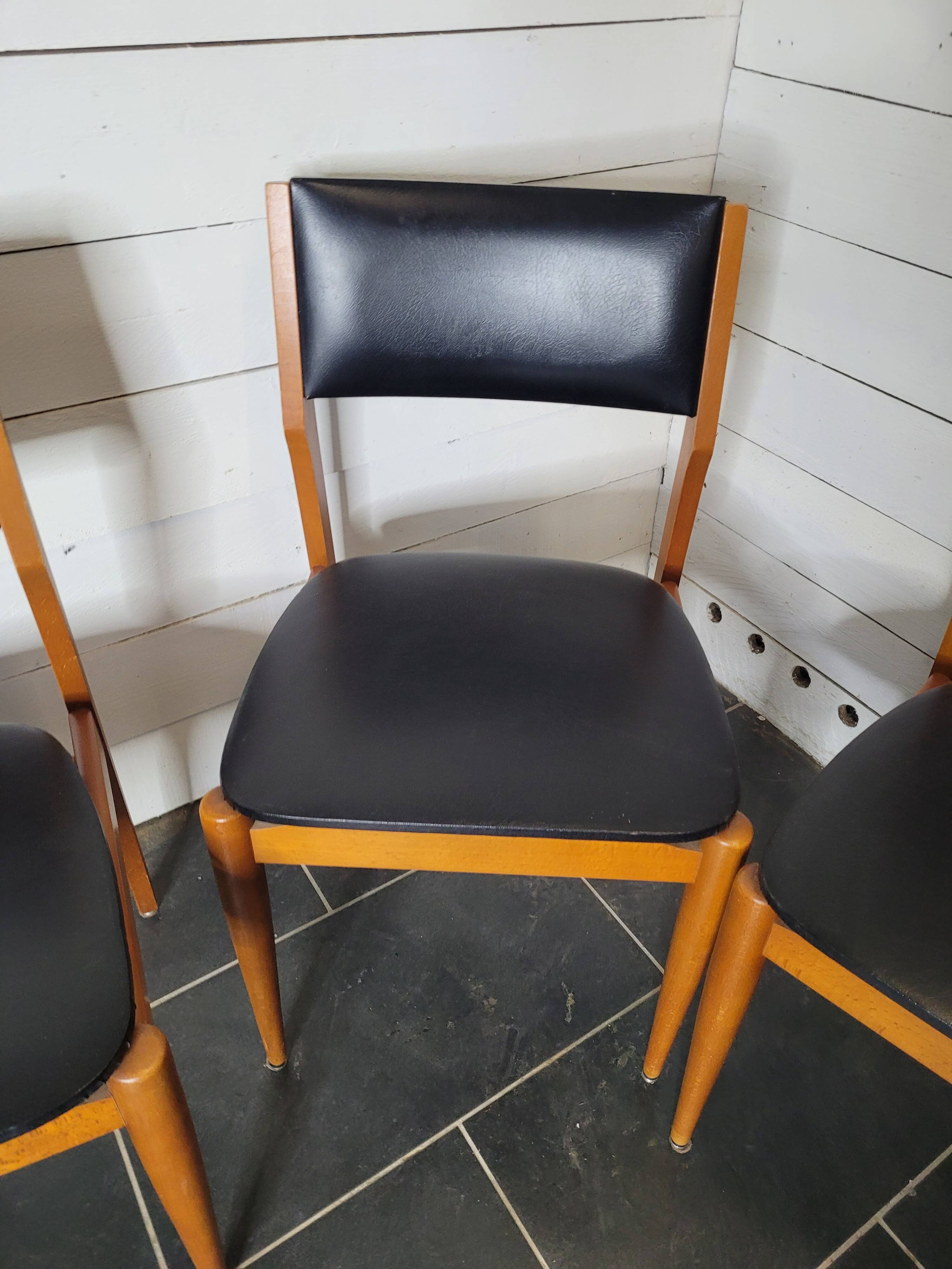 4 chaises scandinave des années 60