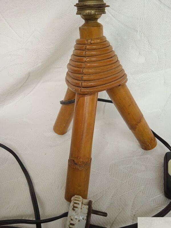 Vintage rattan table lamp – Tripod – Original porcelain socket –