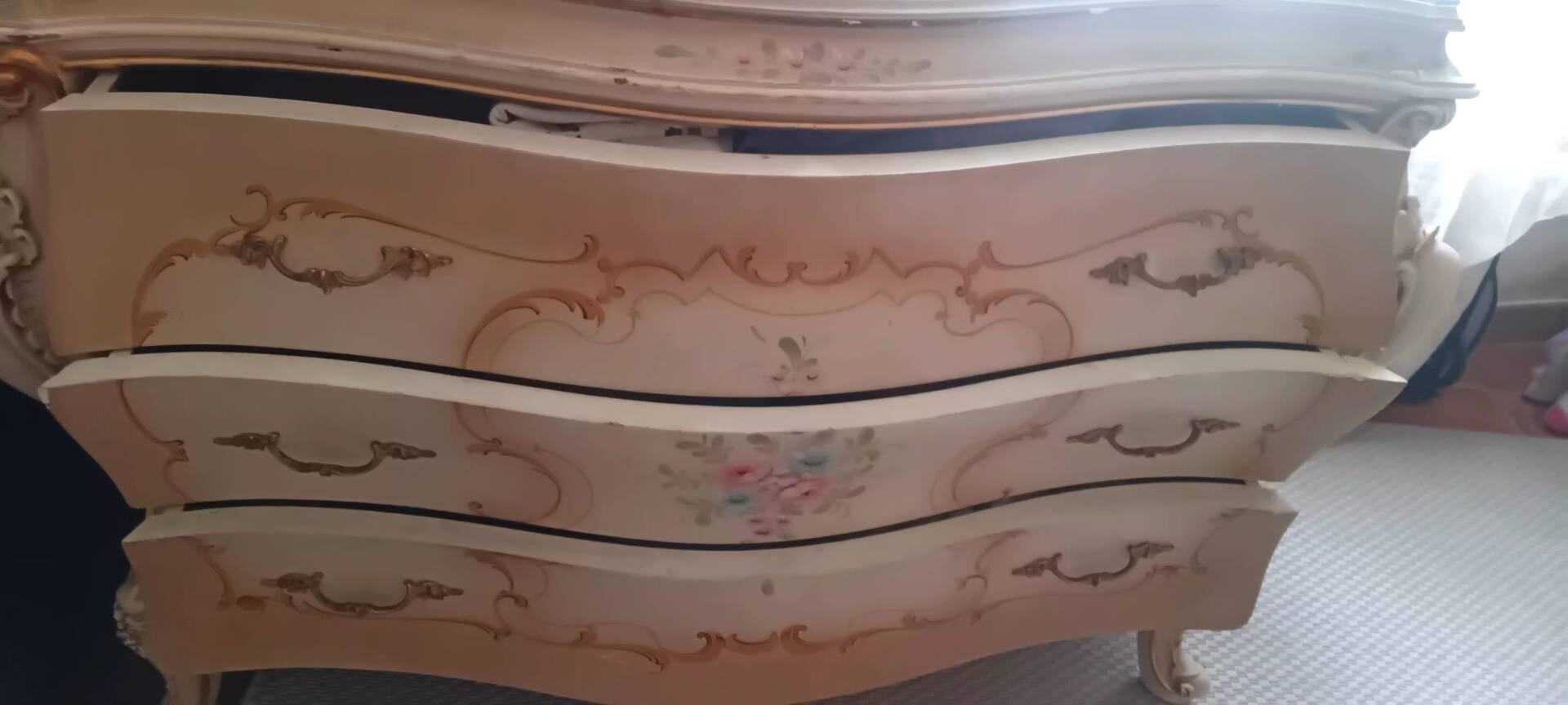 Baroque commode Silik