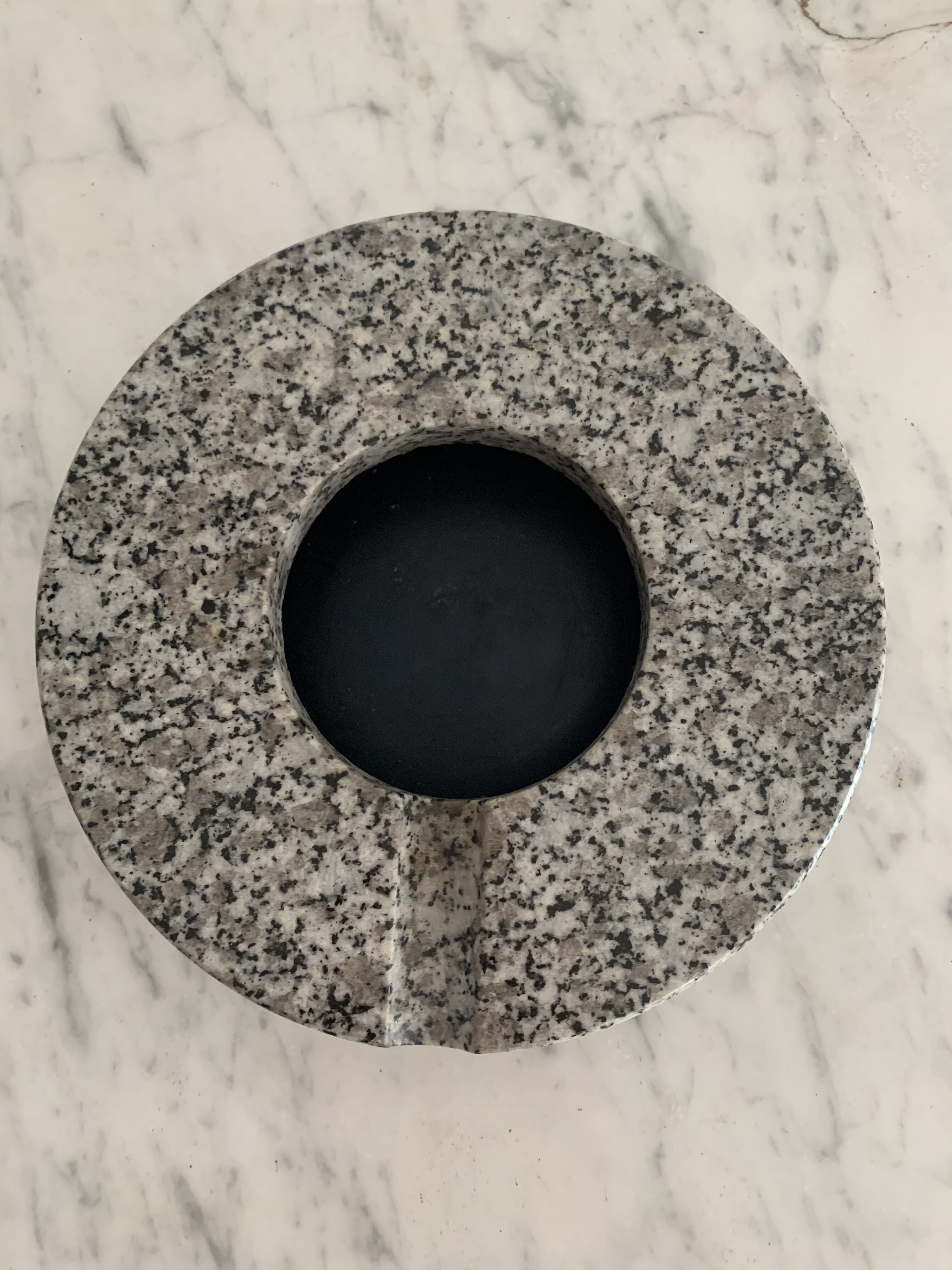 Vintage round marble ashtray speckled grey -black