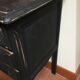 Commode patinée noire