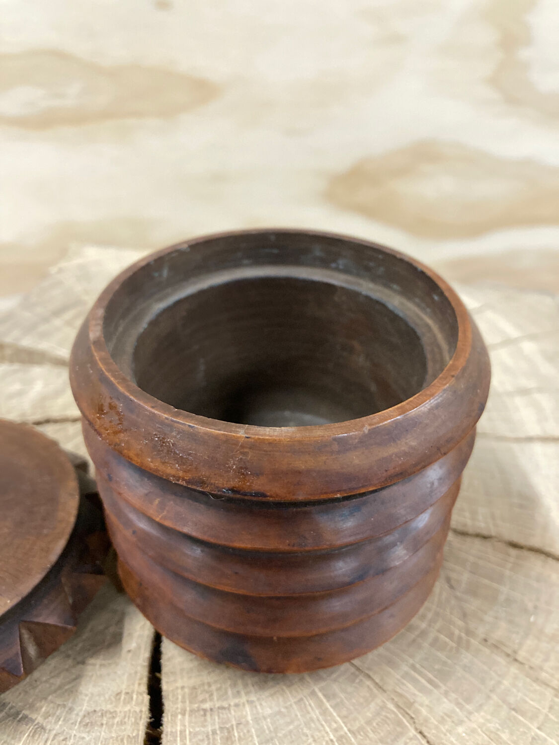 Round art deco wooden box 1930 Courchevel 1850
