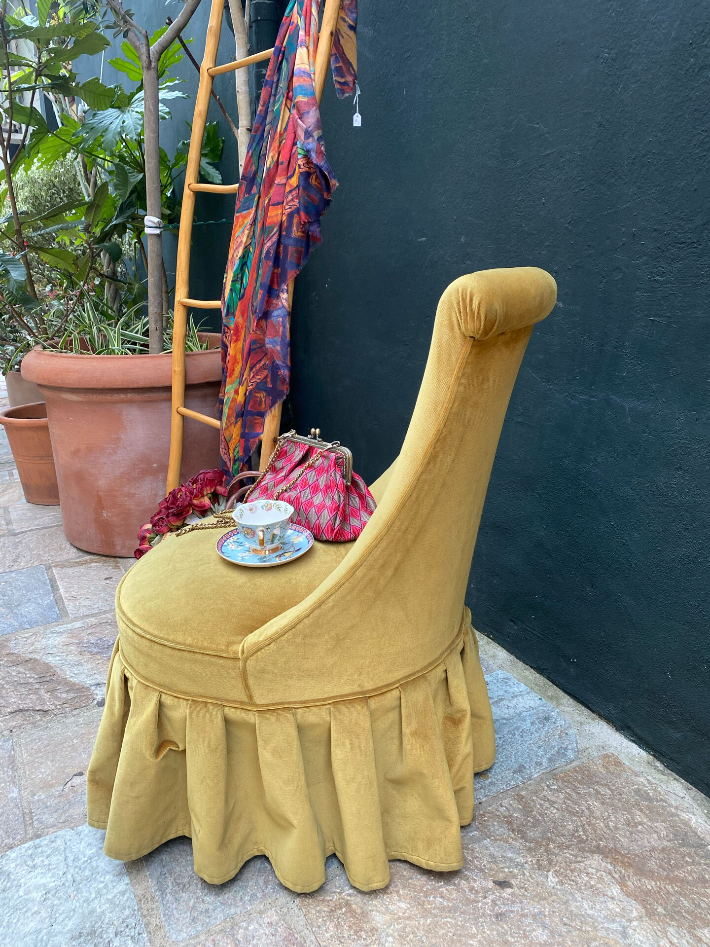 Vintage frog chair
