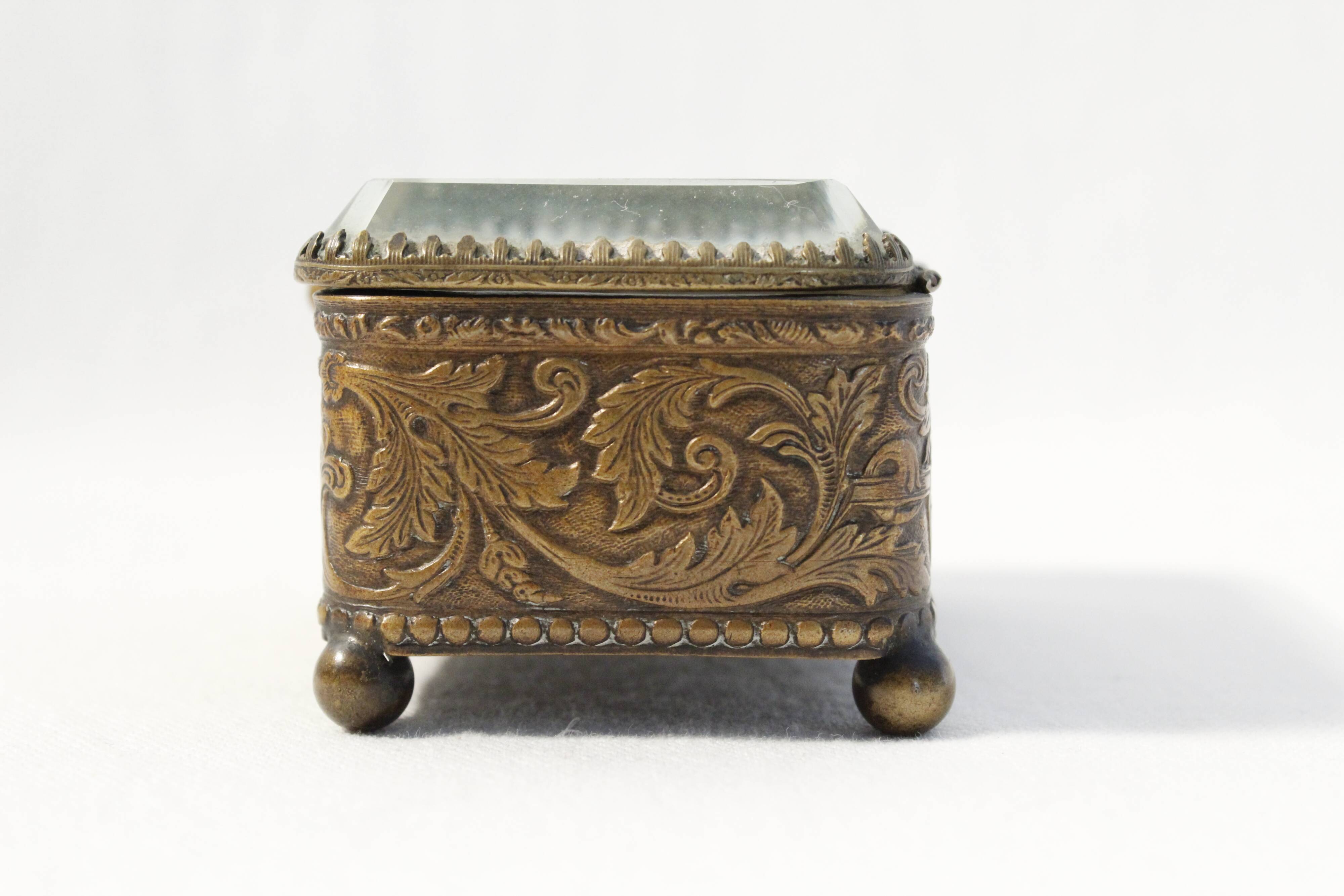 Antique jewelry box Napoleon III in brass and beveled glass